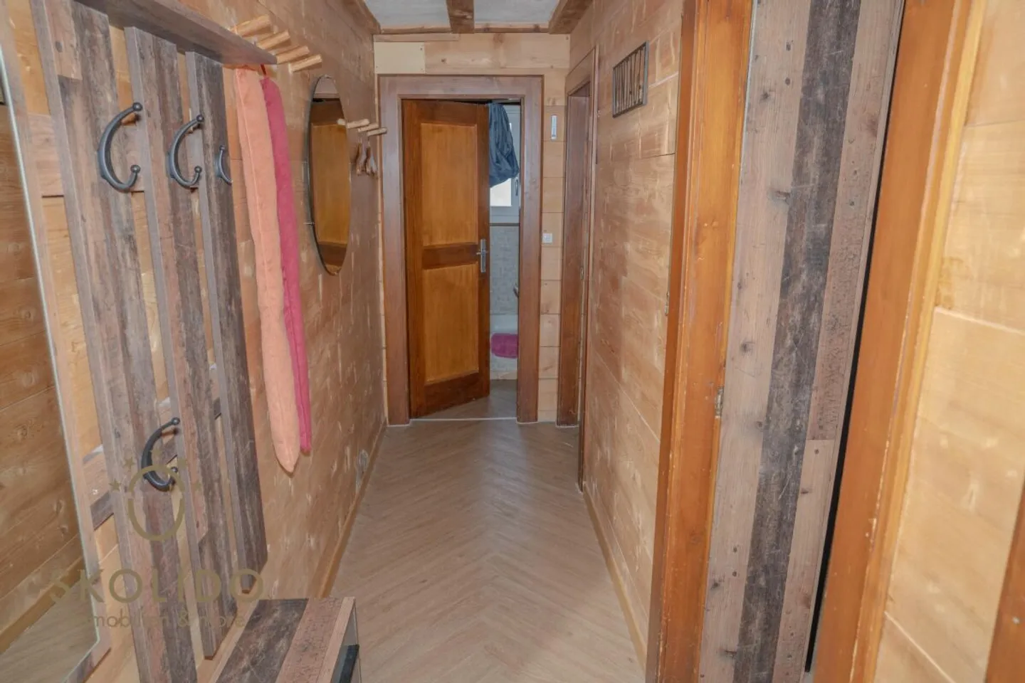 Cozy Attic Apartment (Southwest Side) in House Arve - Photo 10 of 13