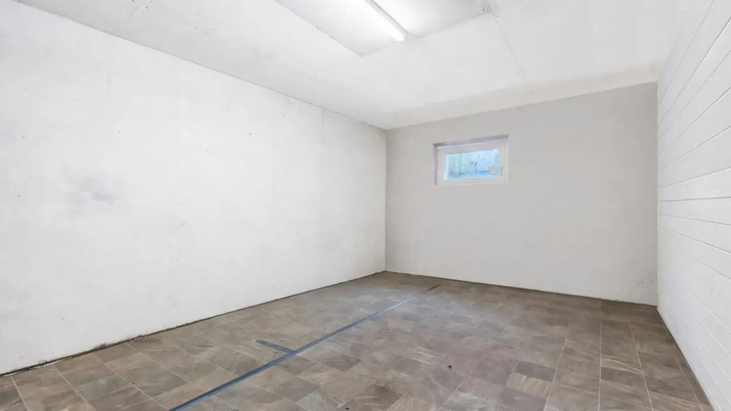 Well-maintained condominium in a wonderful location - Photo 13 of 13