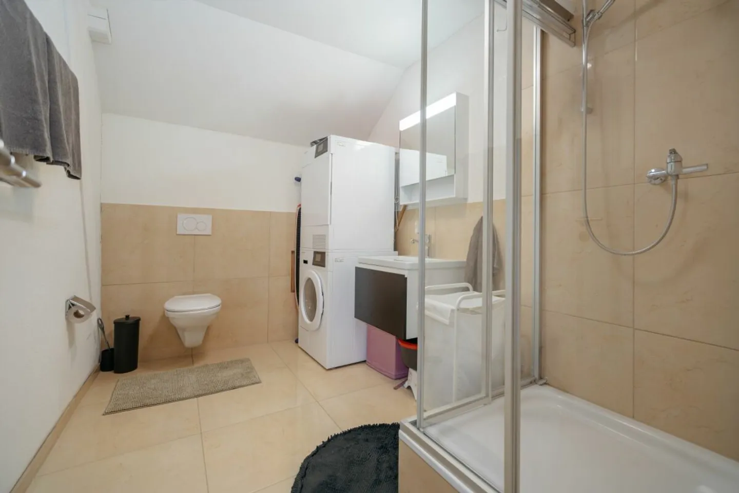 Charmante appartement de 4,5 pièces avec vue panoramique et finition de haute qualité - Photo 12 sur 13