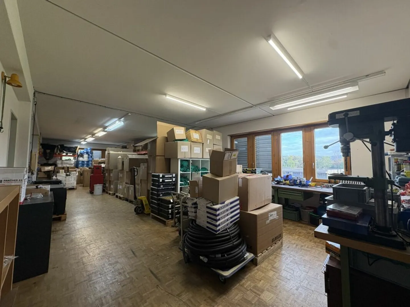 Spacious Commercial Space - Photo 4 of 10
