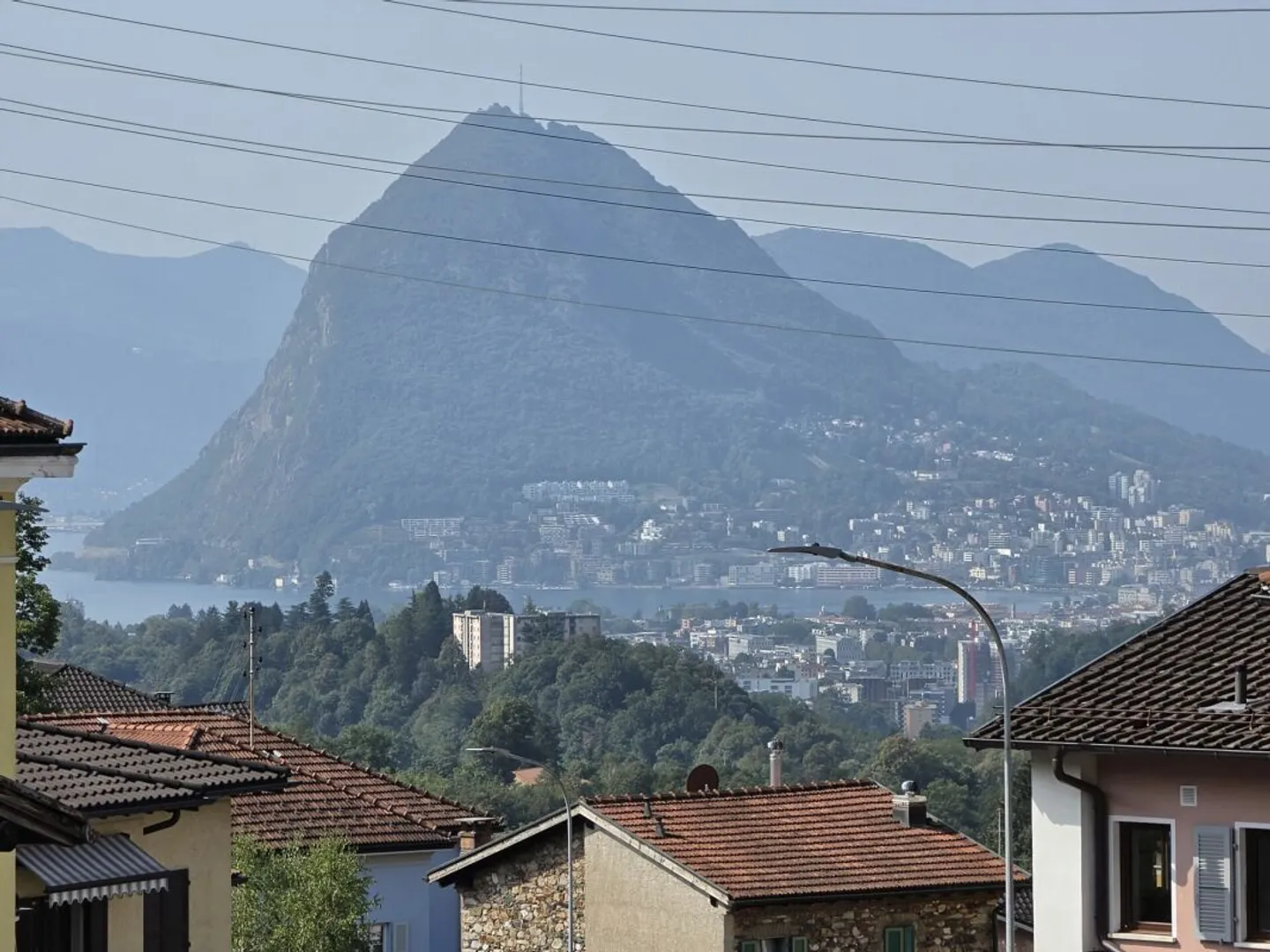 Bright apartment with a pleasant view of Lake Lugano - Photo 6 of 12