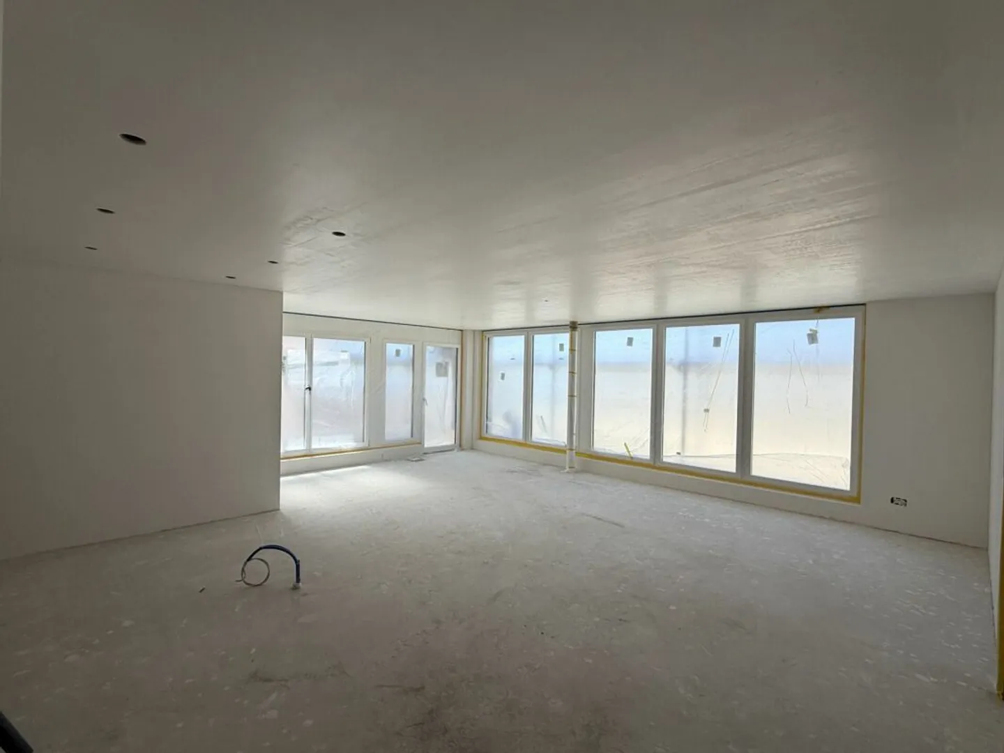 Occupancy from mid-June 2026: City meets nature - Your spacious dream apartment in Flurlingen - Photo 1 of 13