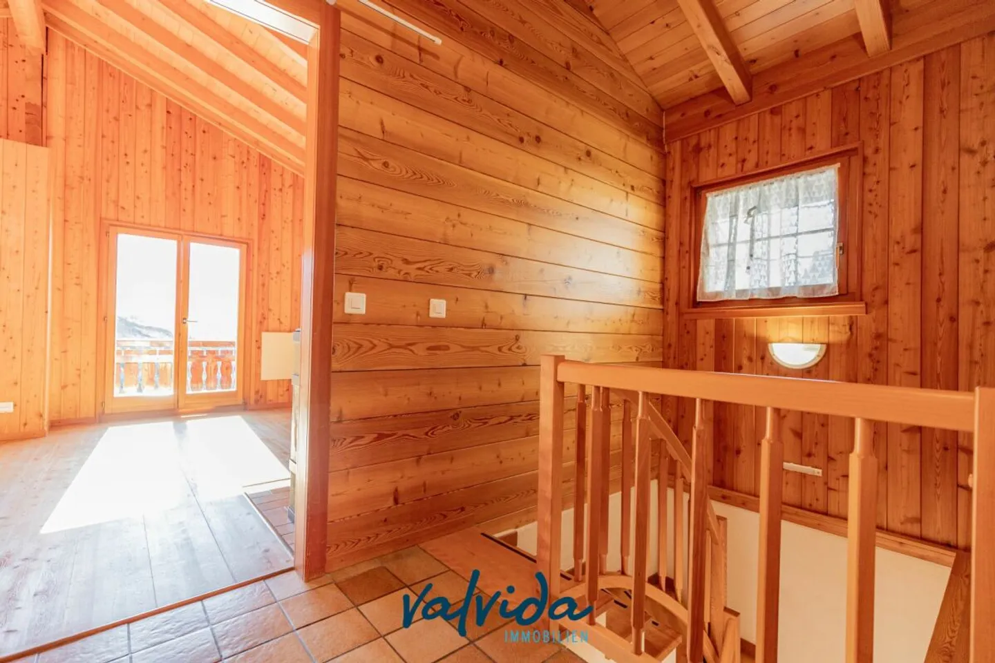 Vivre là où d'autres passent leurs vacances - Chalet de 5 pièces avec panorama à Feschel - Photo 9 sur 13