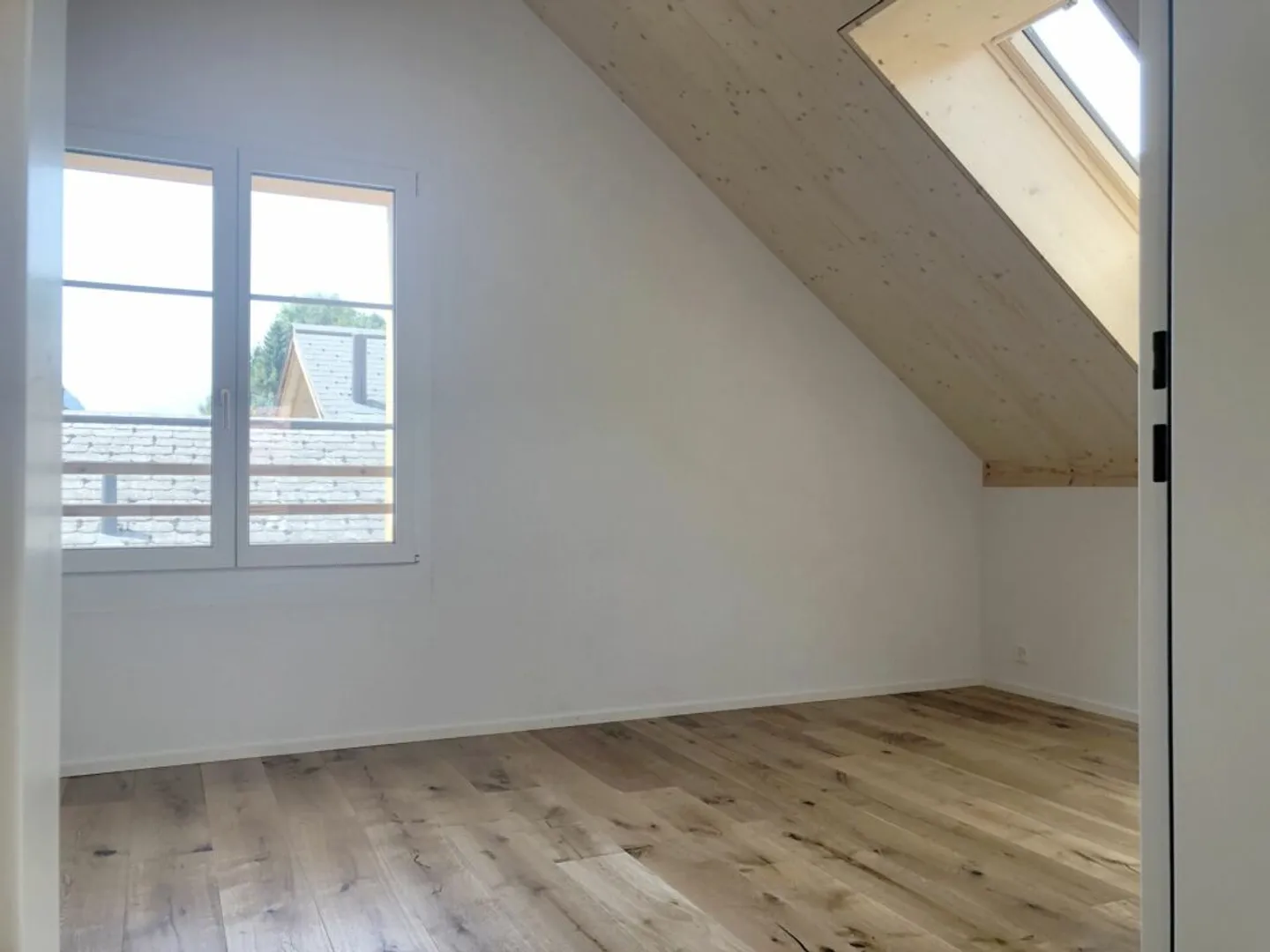 charming 2.5-room attic apartment - Photo 7 of 12