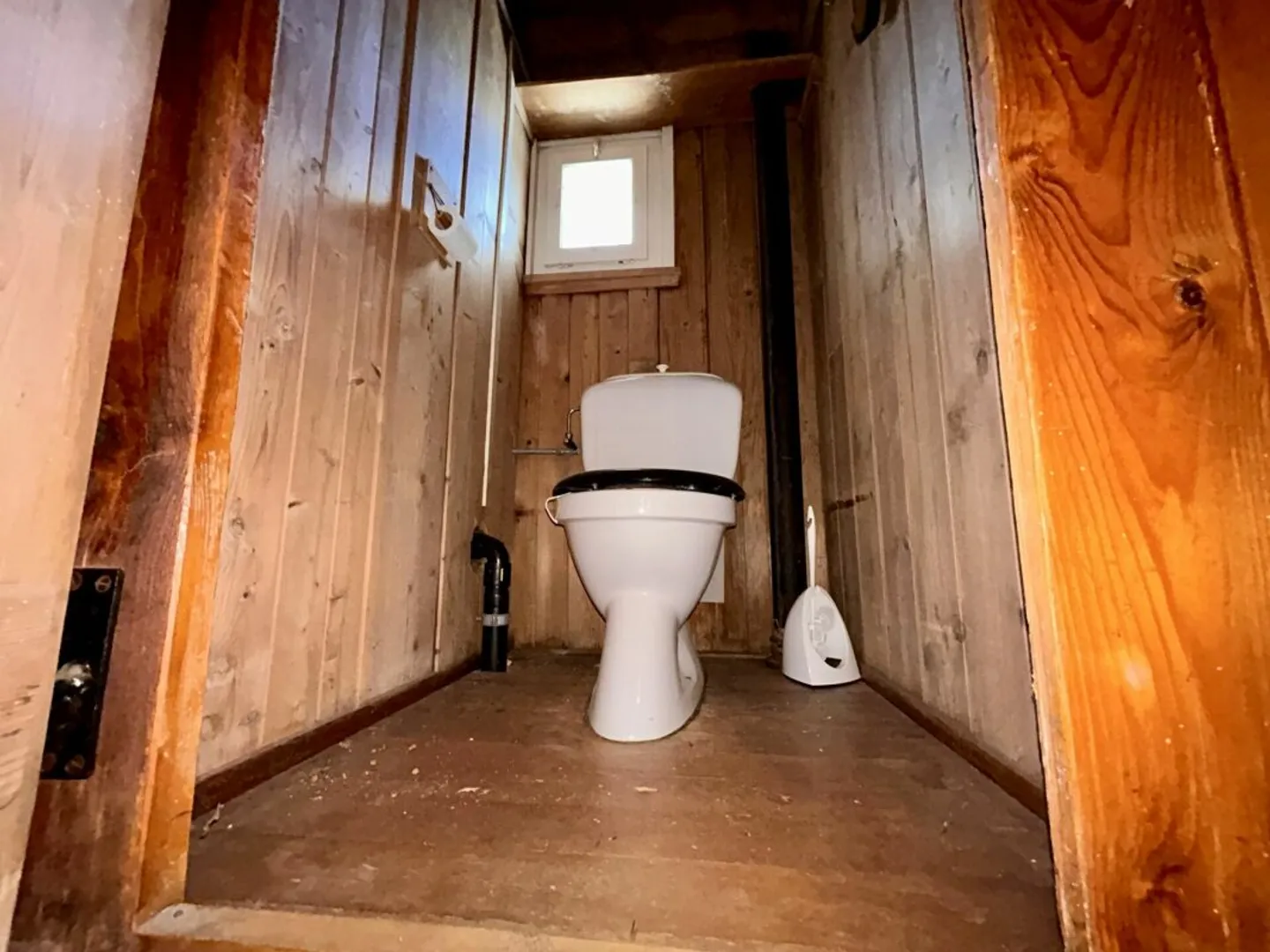 Well-maintained 6-room semi-detached house in historic district - Photo 11 of 13