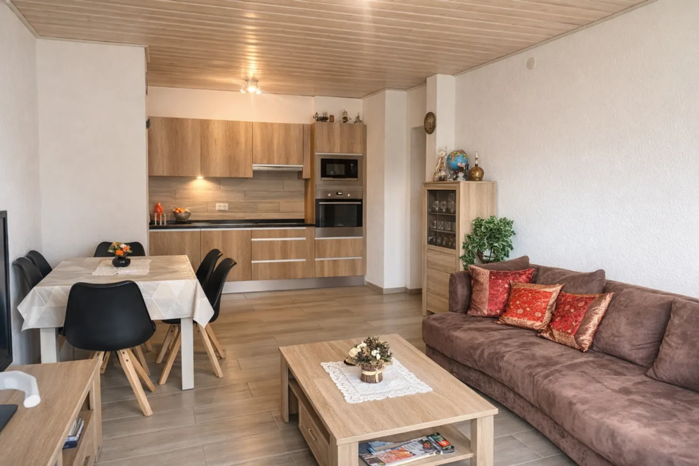 Spazio commerciale appartamento di 2,5 stanze - Foto 5 di 8