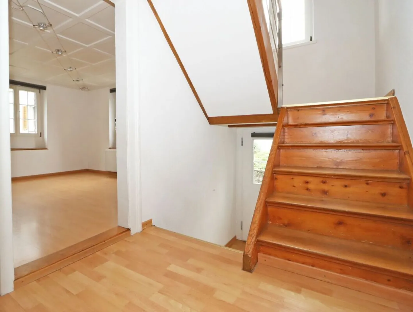 Doppeleinfamilienhaus an familienfreundlicher, sonniger und zentraler Lage in Mollis GL - Foto 12 di 13
