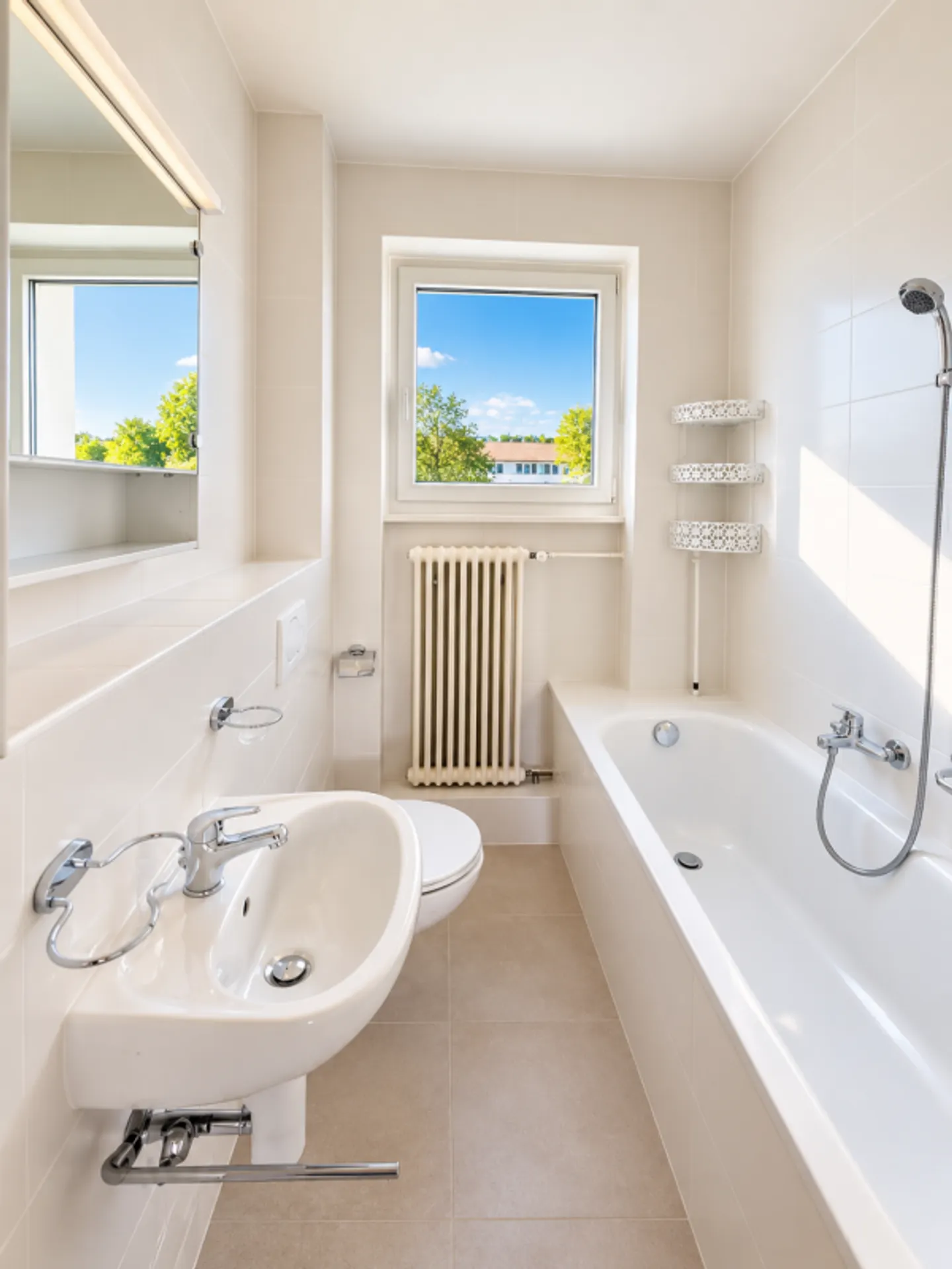 Modern 2-room apartment in a quiet location - available immediately for rent - Photo 3 of 11
