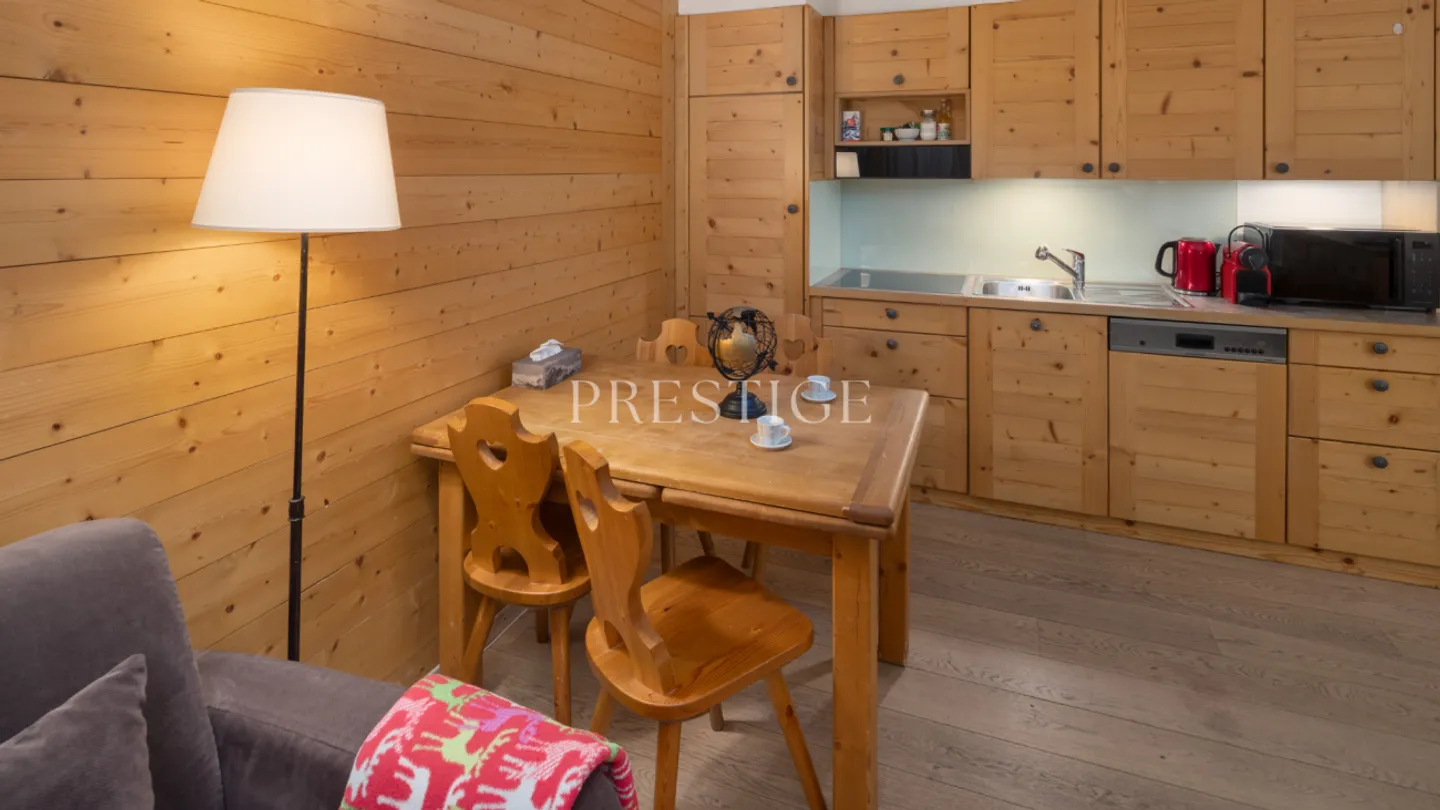Renovierte 2½-Zimmer-Wohnung im Herzen von Crans - Foto 3 von 13