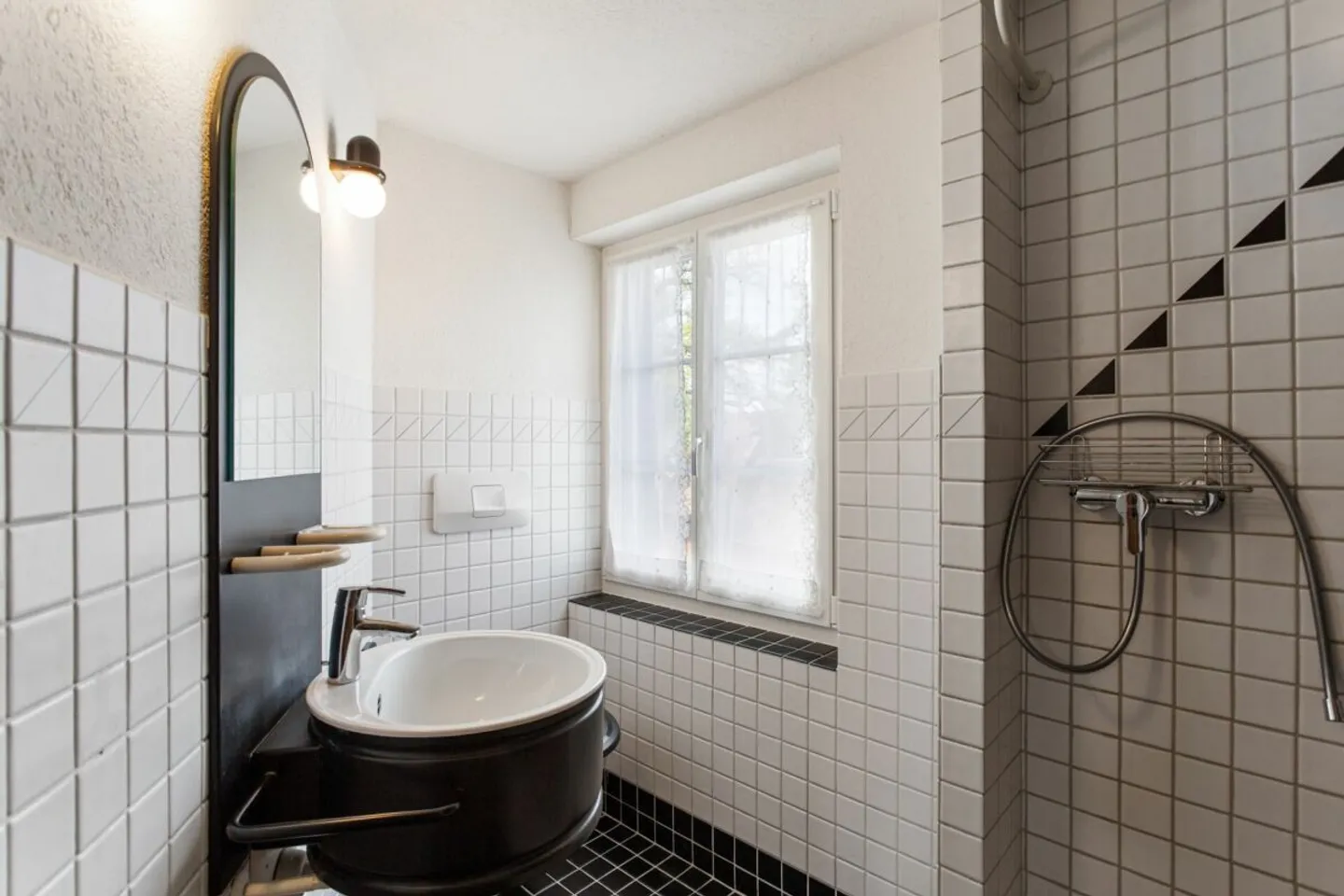 Amour du Détail ! Bijou avec Charme, Coins et Arêtes. - Photo 7 sur 13