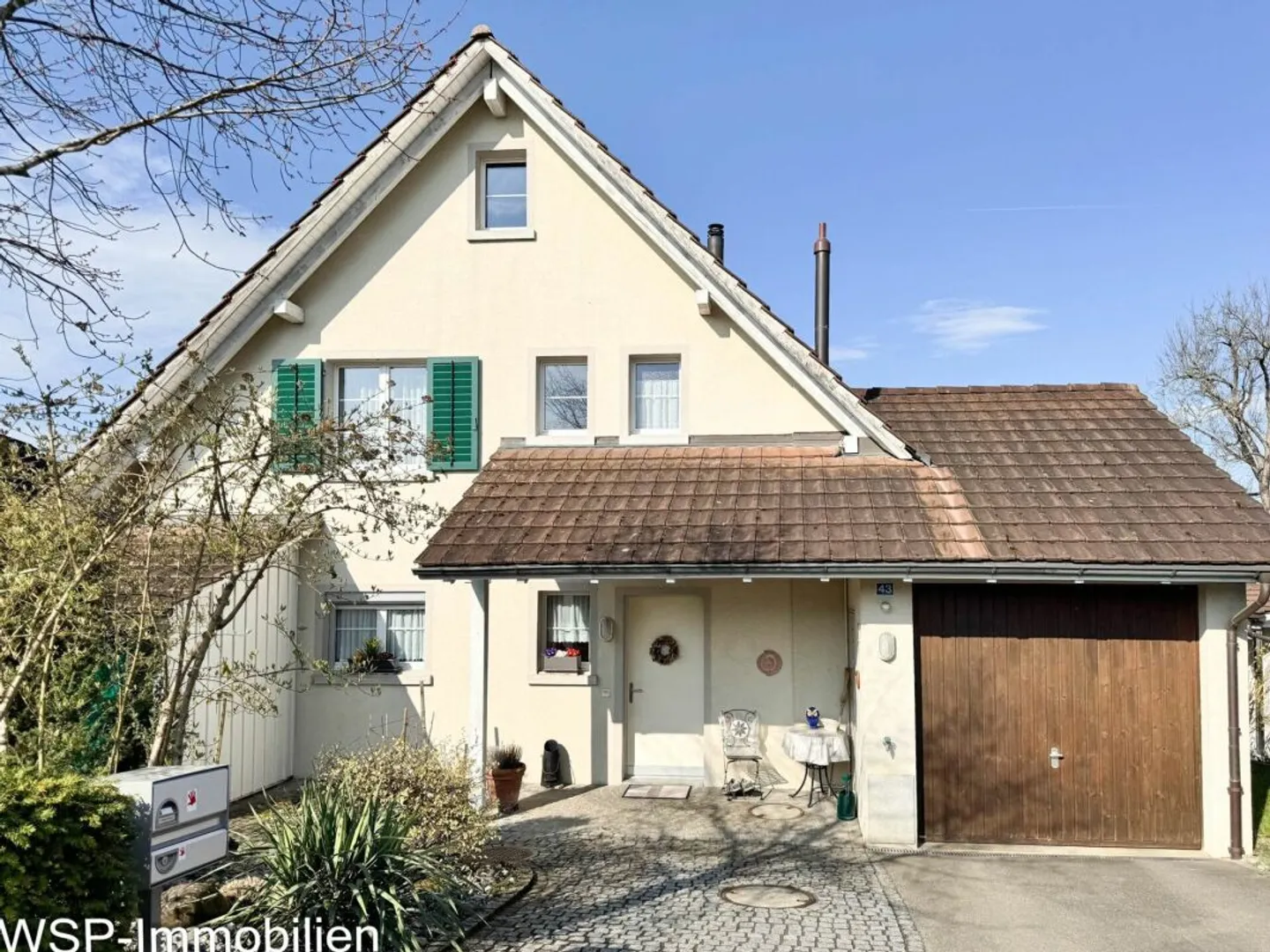 Detached House in Country House Style - Photo 1 of 11