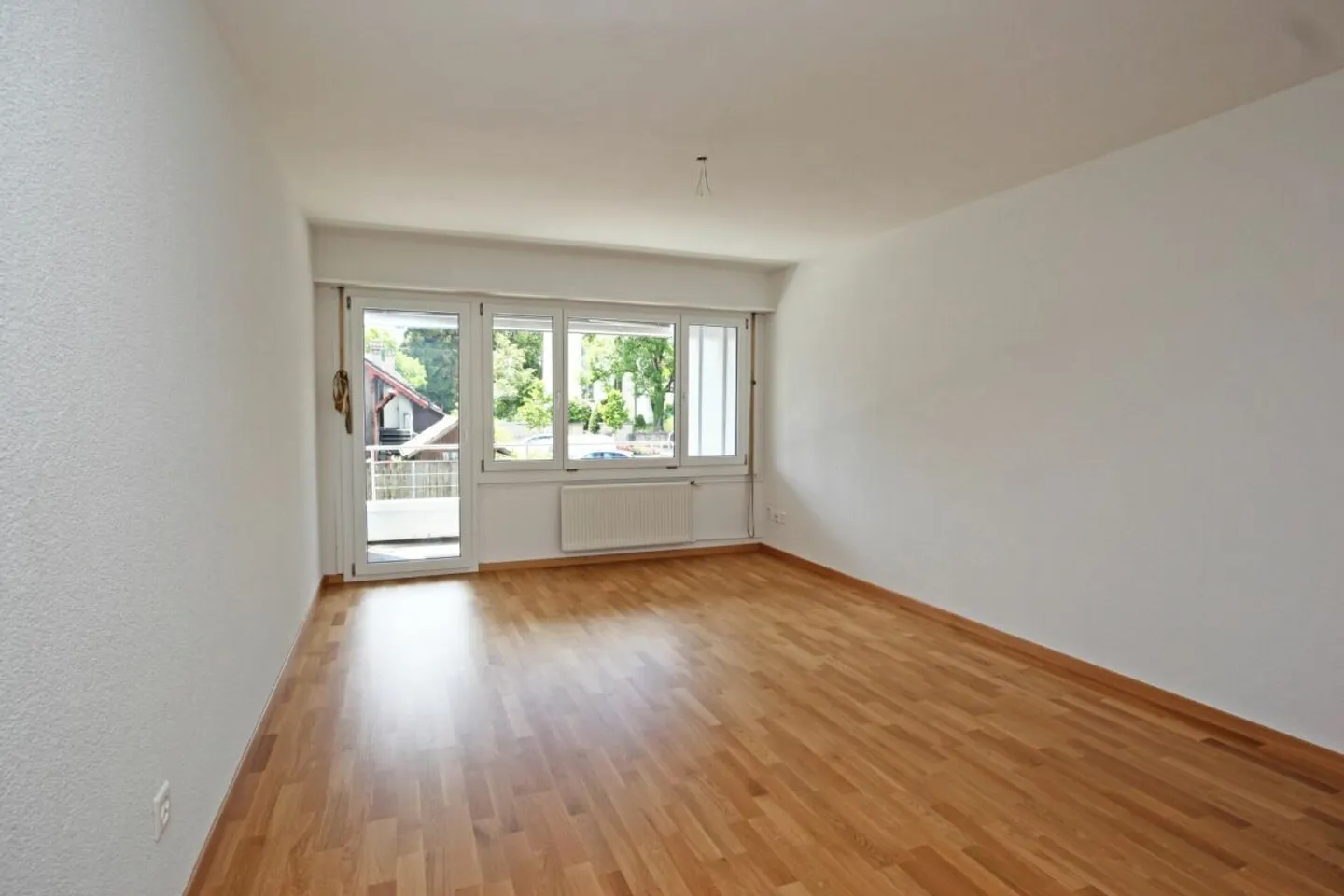 Appartement 3.5 pièces fraîchement rénové à Münchenbuchsee - Photo 2 sur 6