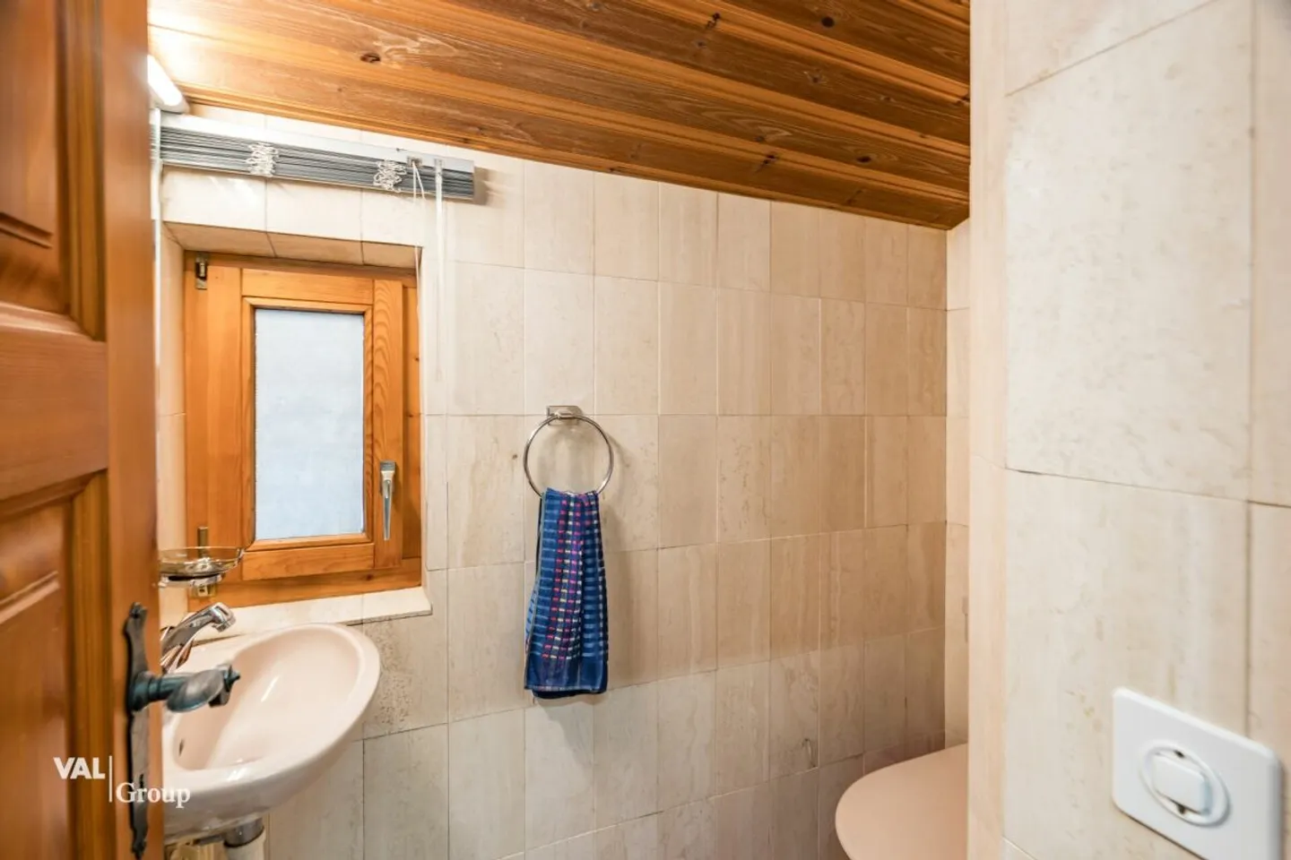 Interessante casa residenziale/commerciale a Gondo - utilizzo versatile, vicino al confine con l'Italia - Foto 6 di 10