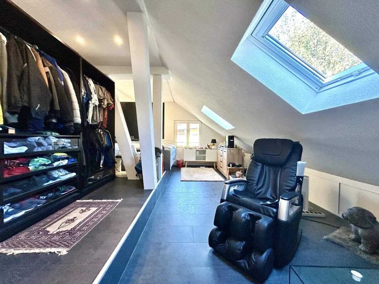 Completely renovated 4.5-room maisonette apartment with mountain view! - Photo 3 of 11