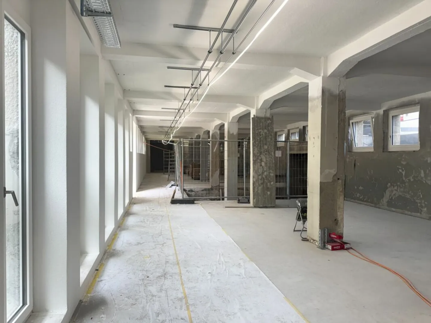 Spazio commerciale esclusivo in posizione privilegiata a Thun - Foto 2 di 6