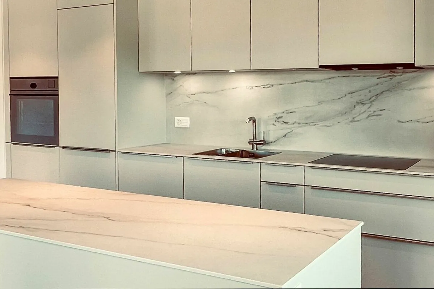 Ampio e lussuoso appartamento di 2.5 locali - Foto 4 di 8