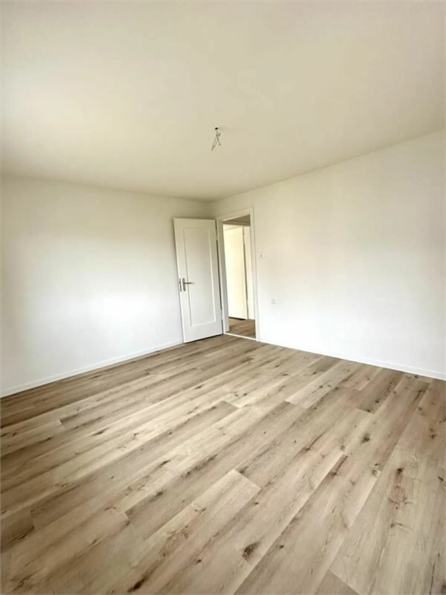 Moderno appartamento di 4,5 stanze vicino al centro - Foto 3 di 12