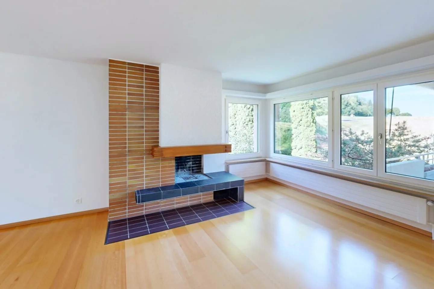 4½-Zr. Wohnung mit Aussicht, Garage und Hallenbad - Foto 7 von 12