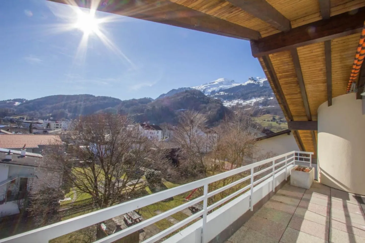 Ambiance pure : Appartement sous les combles avec cheminée - Photo 6 sur 13