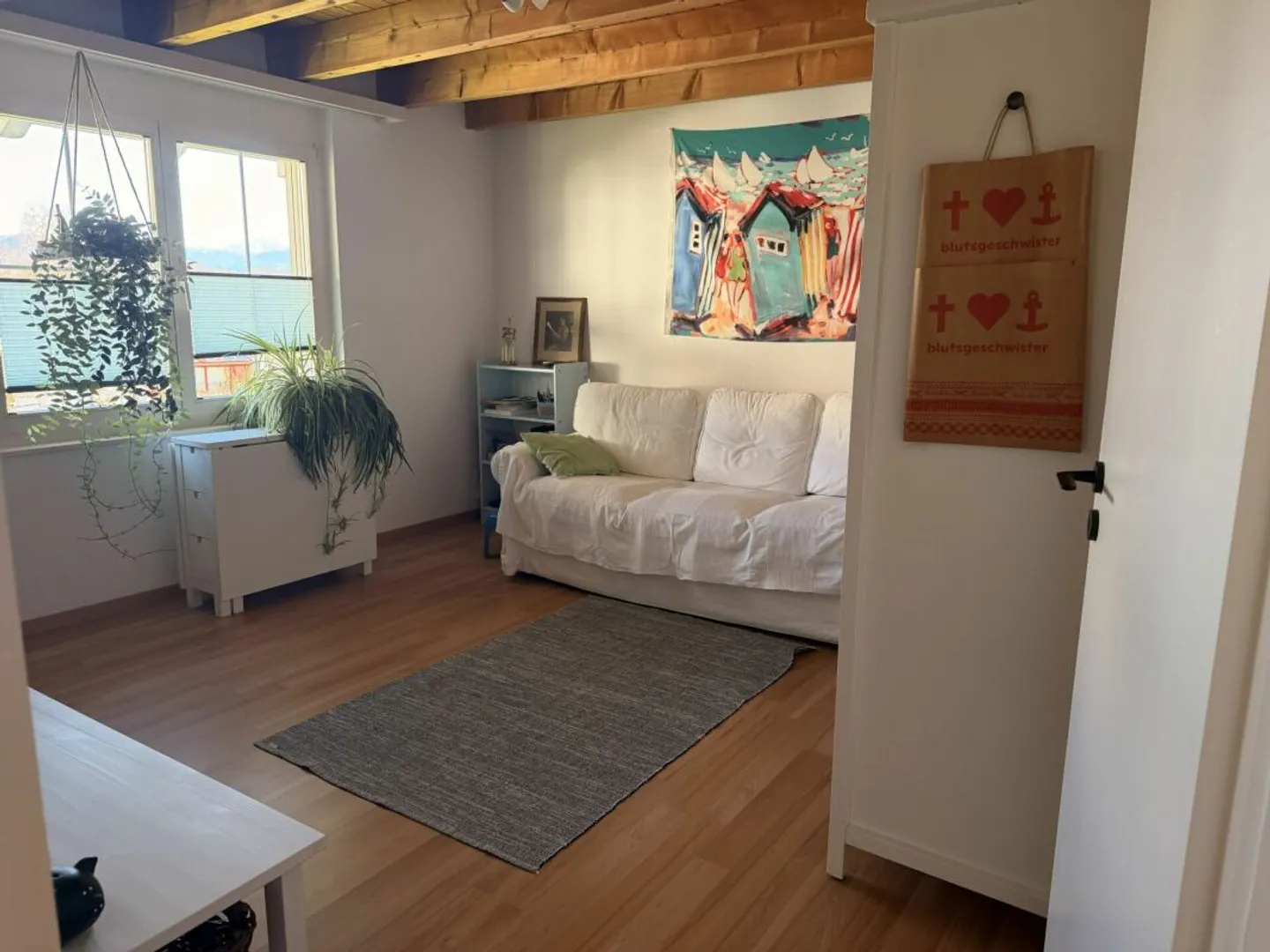 grosszügige 3.5 Zimmer-Dachwohnung an idyllischer Lage im Grünen - Foto 6 von 13