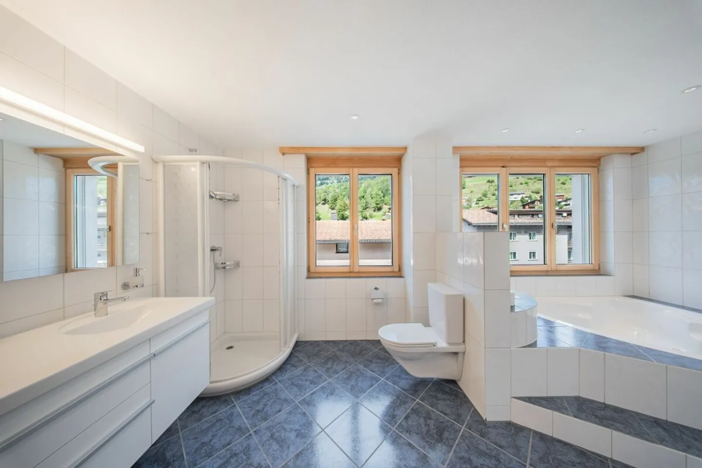 Appartement spacieux avec des équipements de haute qualité et de belles vues - Photo 5 sur 6