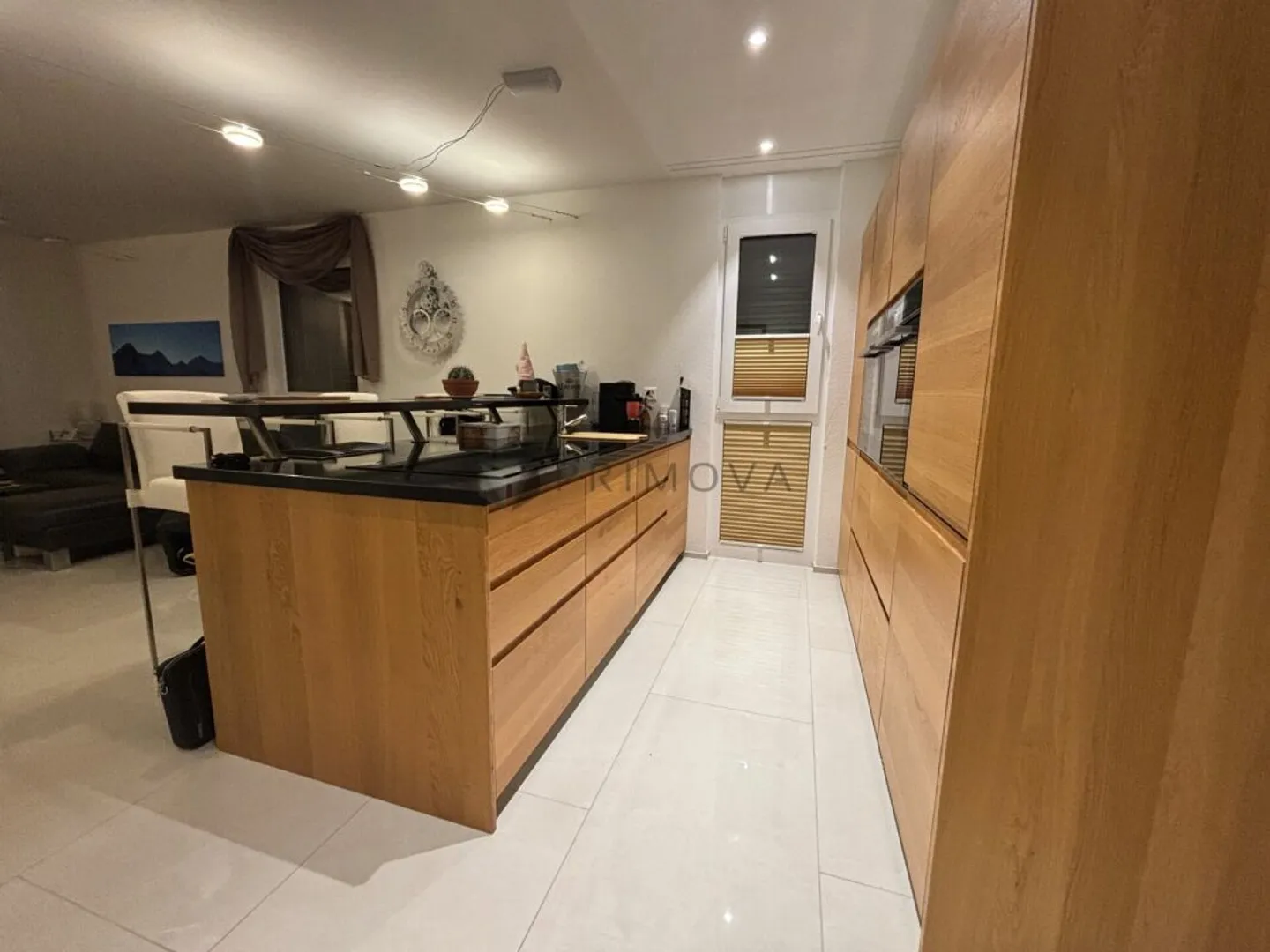 Attractive 2.5 room apartment with modern kitchen and balcony with evening sun - Photo 4 of 7