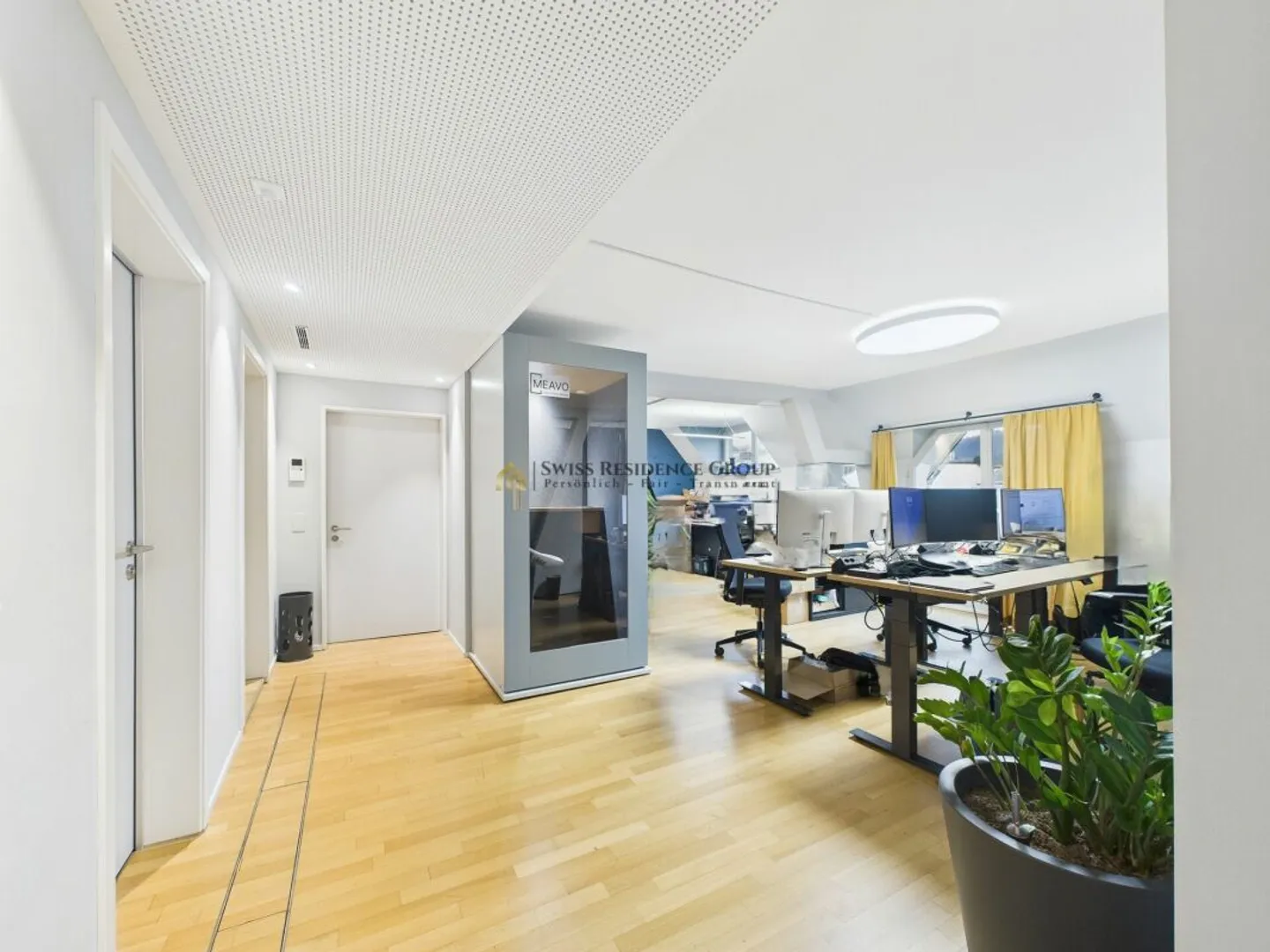 Ufficio centrale su due piani - modernamente attrezzato con vista sui tetti della città - Foto 7 di 11