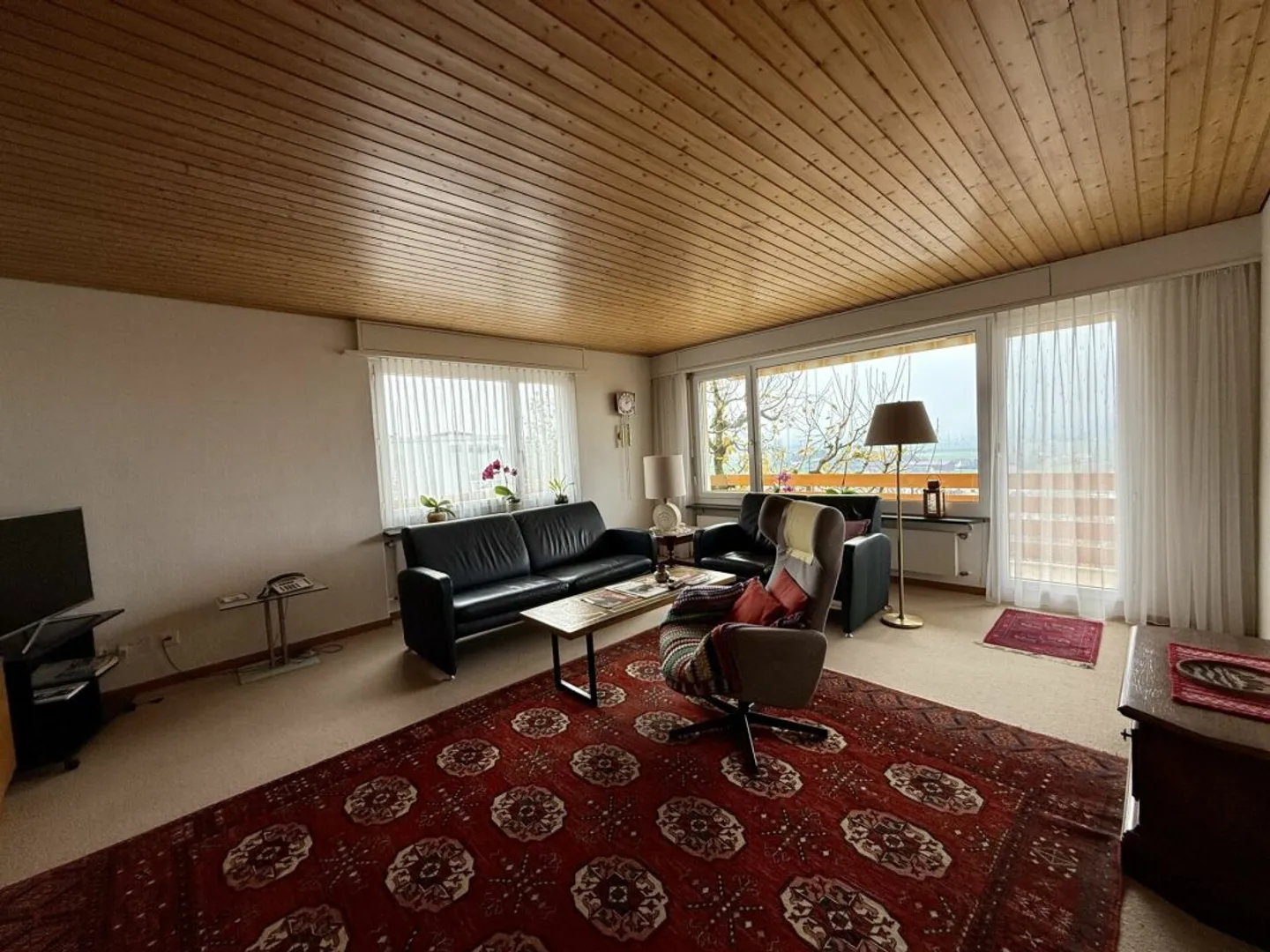 Your Home with a View - Sunny Single-Family House in a Quiet Hillside Location in Muhen - Photo 5 of 13