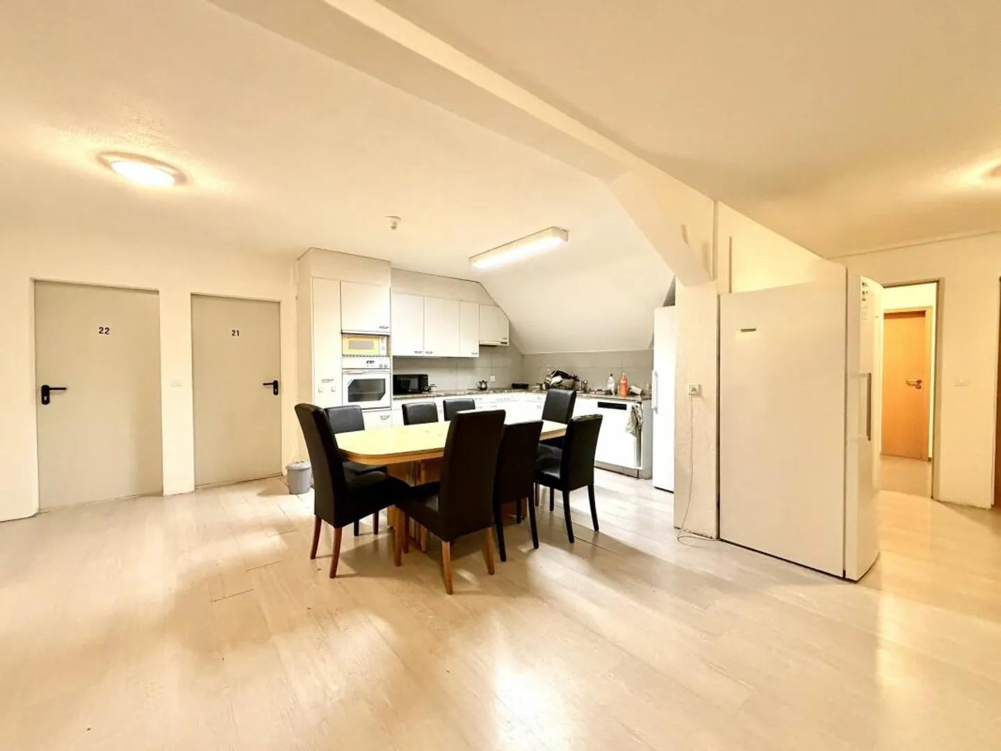 Yield property with 20 rooms and historical charm in Bünzen! - Photo 6 of 13