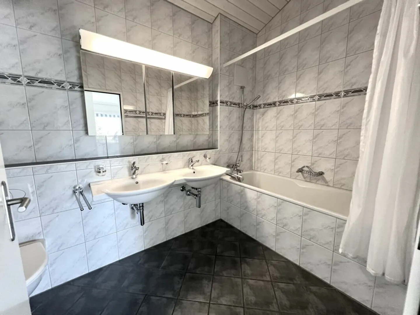 City Pulse Apartment: Appartamento di 3,5 locali con vista sul Rigi in posizione privilegiata a Zugo - Foto 7 di 10