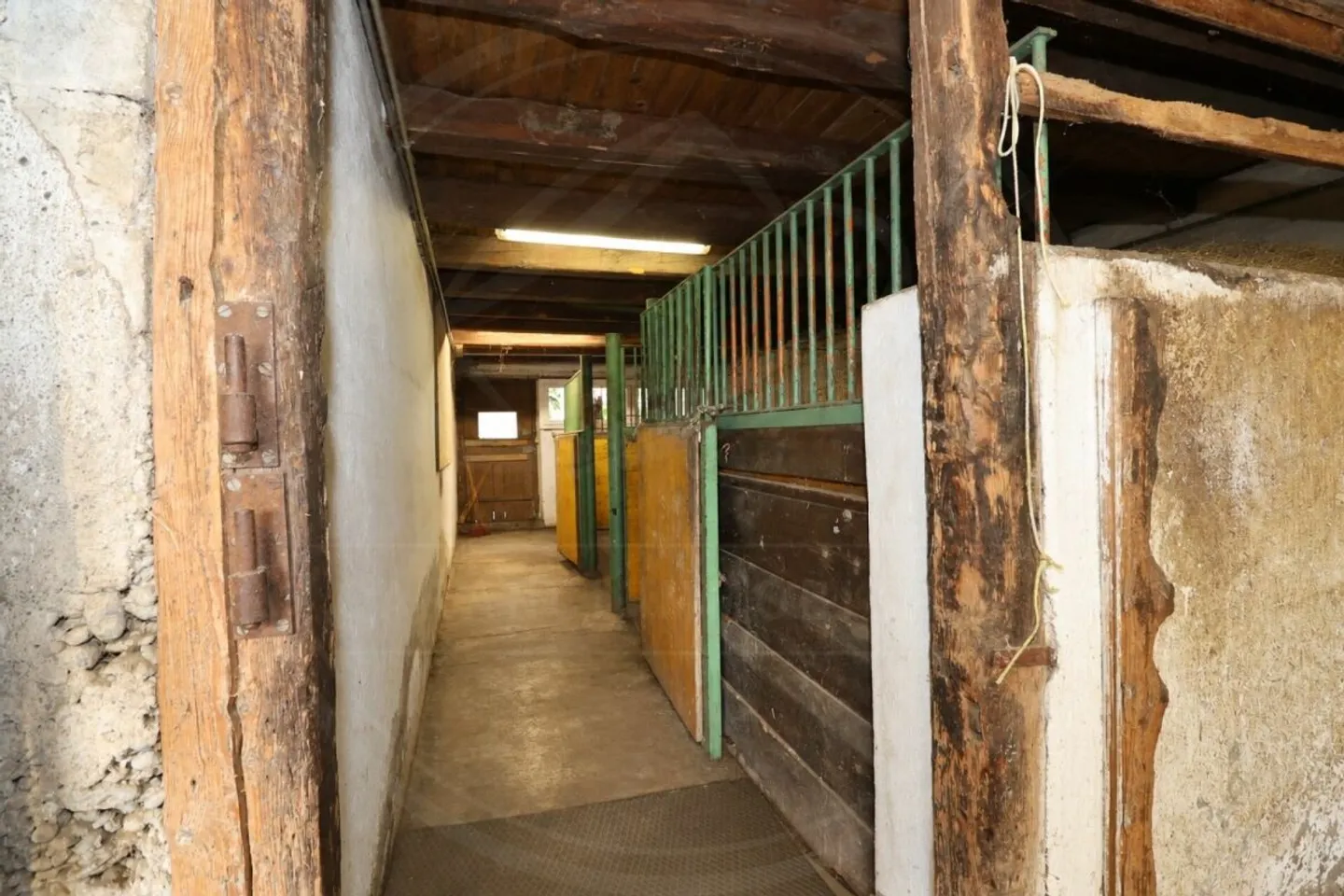 Casa bifamiliare con stalla e terreni agricoli a Wettingen - Foto 11 di 13