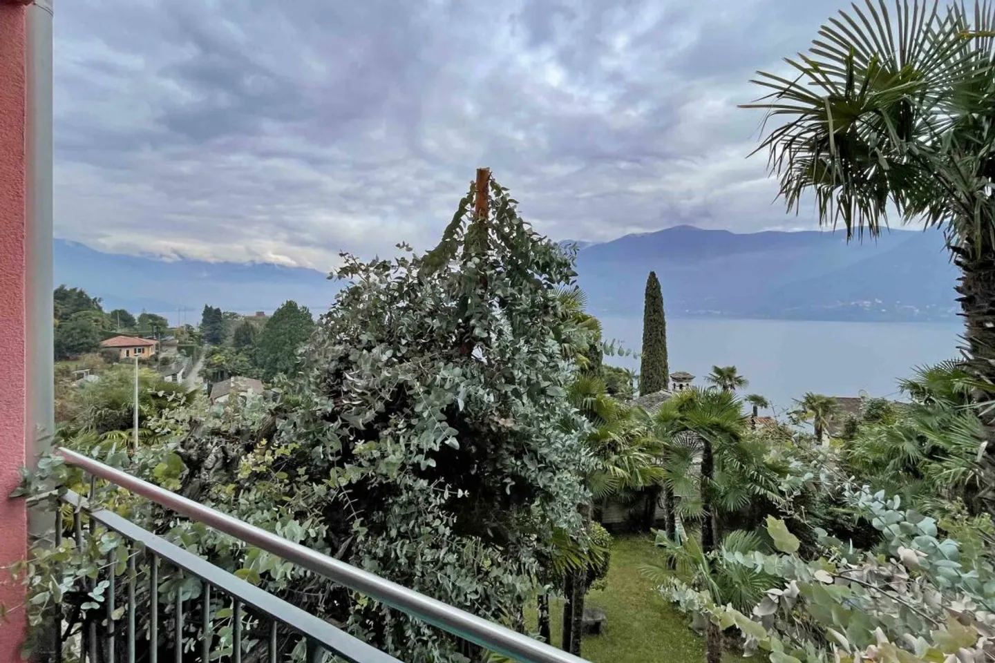 Mehrfamilienhaus (8 Wohneinheiten) mit Panoramablick in Brissago - Photo 12 of 12