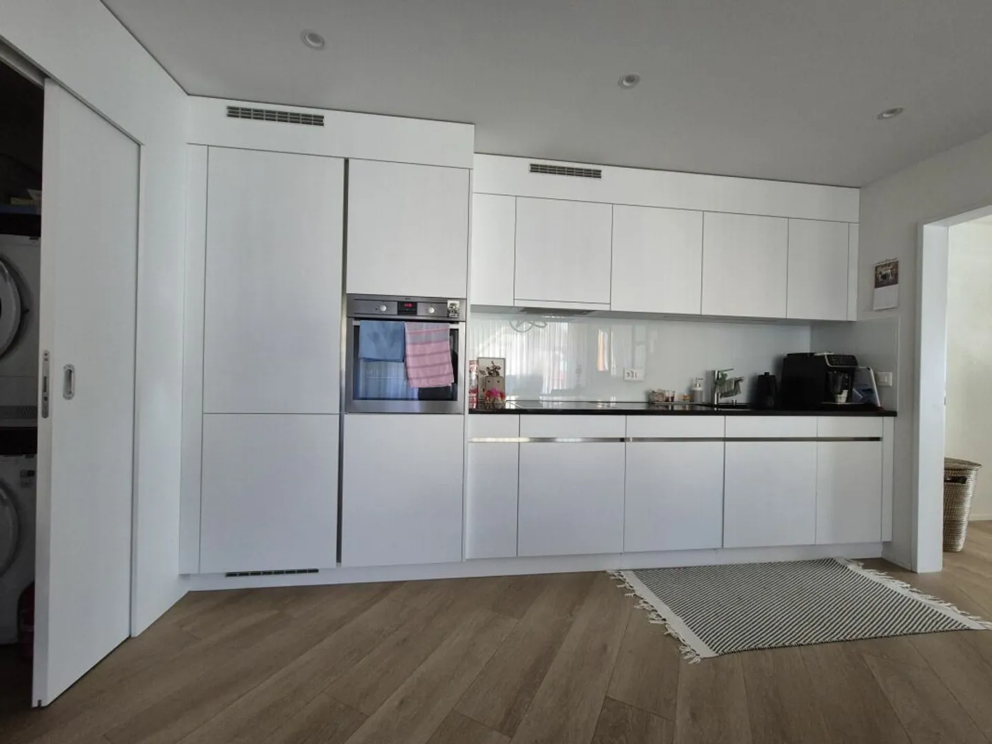 Newly built 3.5-room apartment in a central location - Photo 3 of 11