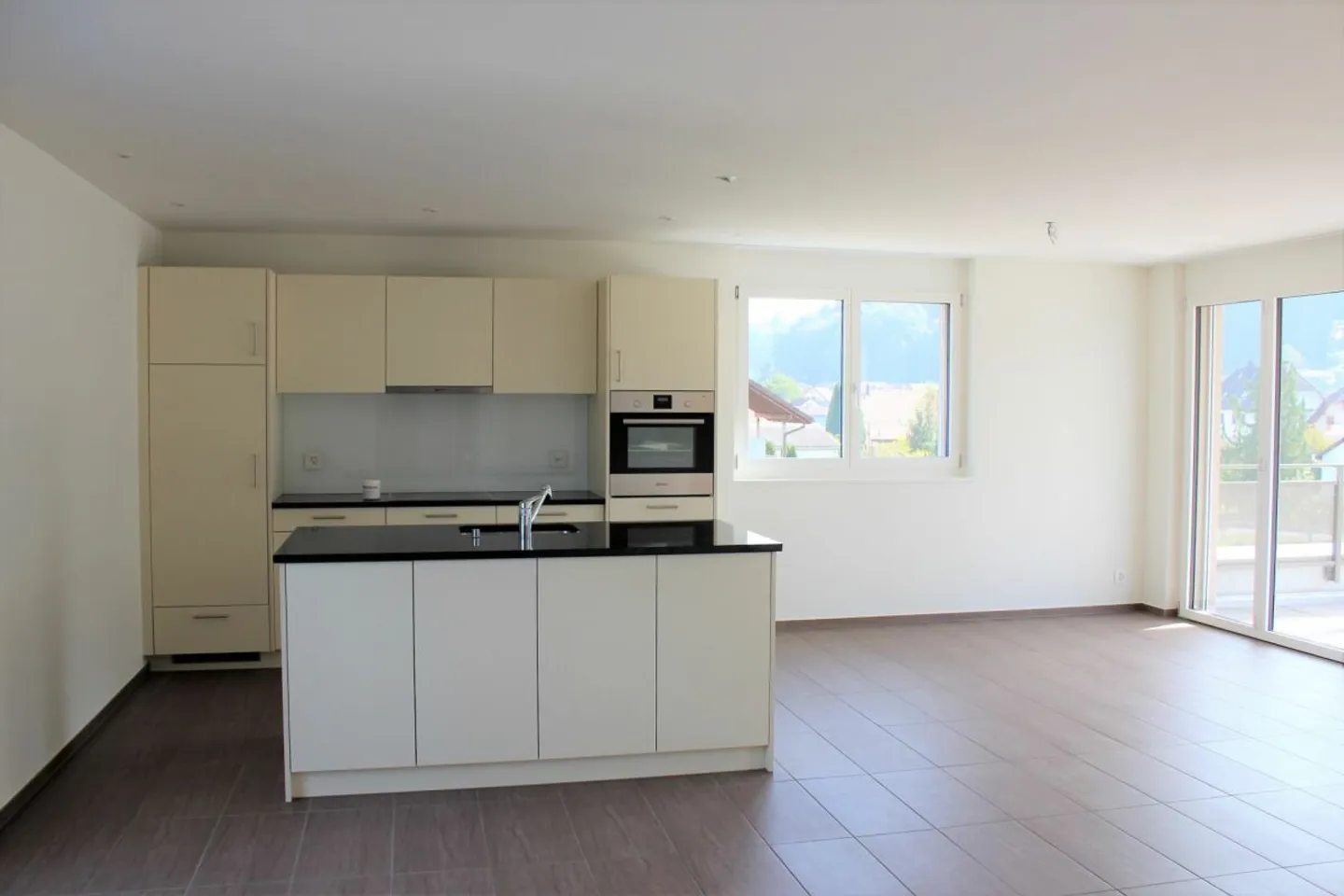 Transports publics, soleil du soir, calme - Votre rêve d'attique avec une superbe terrasse - Photo 2 sur 7