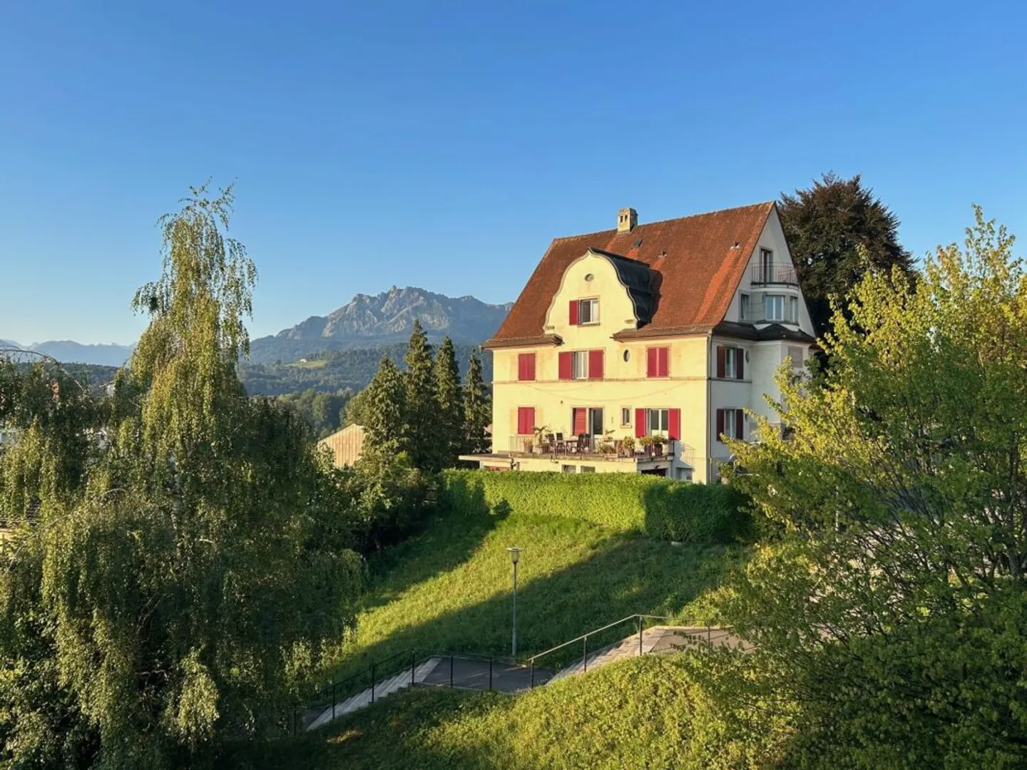 Appartamento attraente di 3,5 locali al Sonnenplatz con vista sulle montagne - Foto 7 di 8