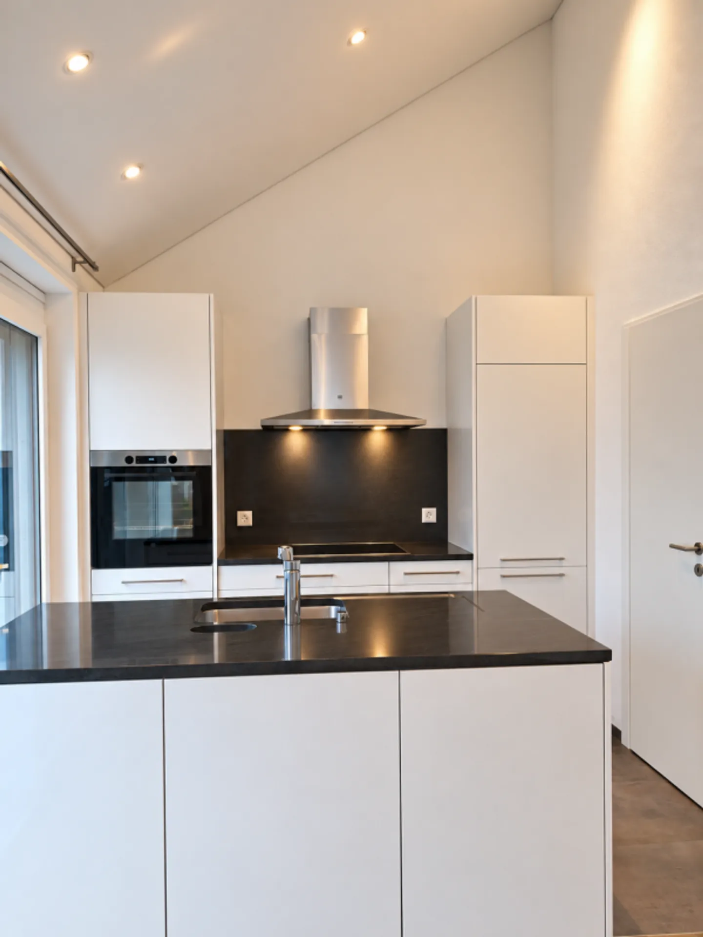 Moderne Wohnung mit Galerie - Foto 4 von 9