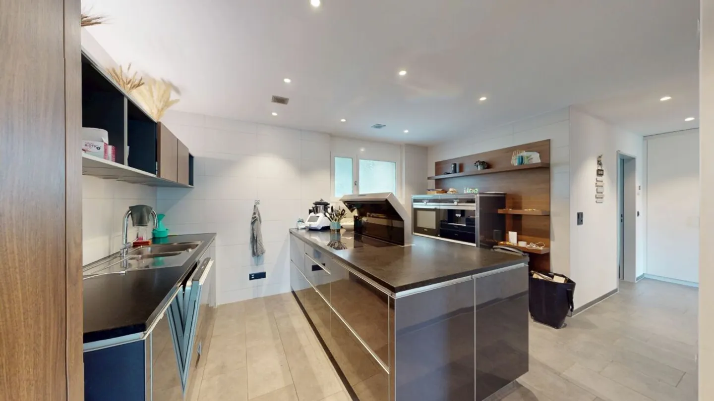 Family-friendly 5.5-room terraced house with exclusive features - Photo 8 of 13