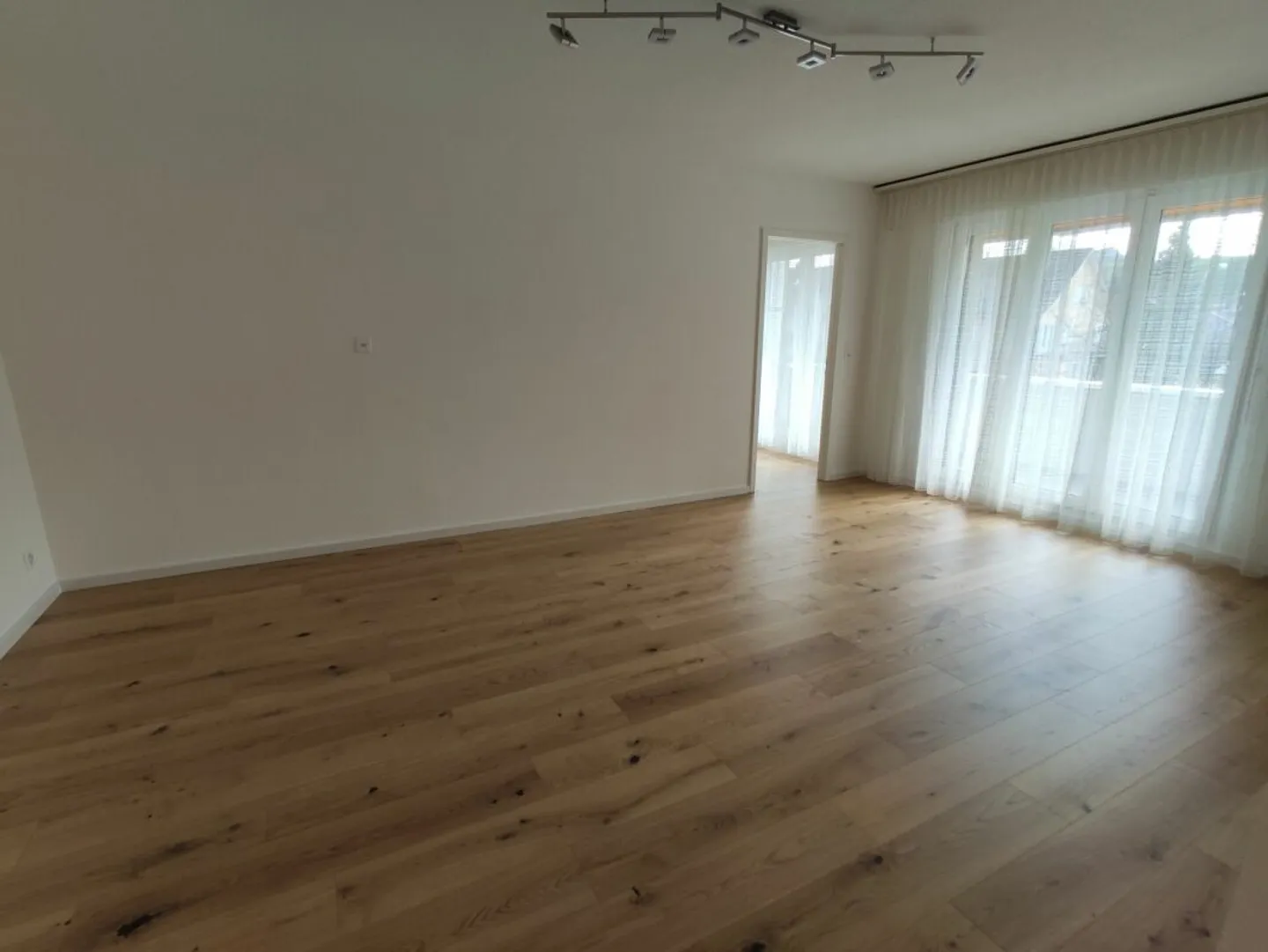 Central 2½ Room Apartment - Photo 1 of 12