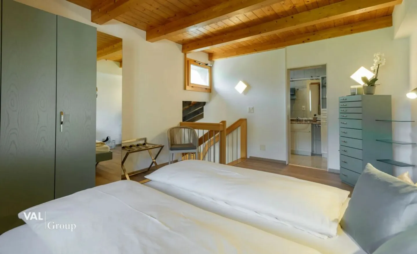 Hôtel supérieur incluant un projet de développement sur un terrain total de 6 000 m2 - Photo 13 sur 13