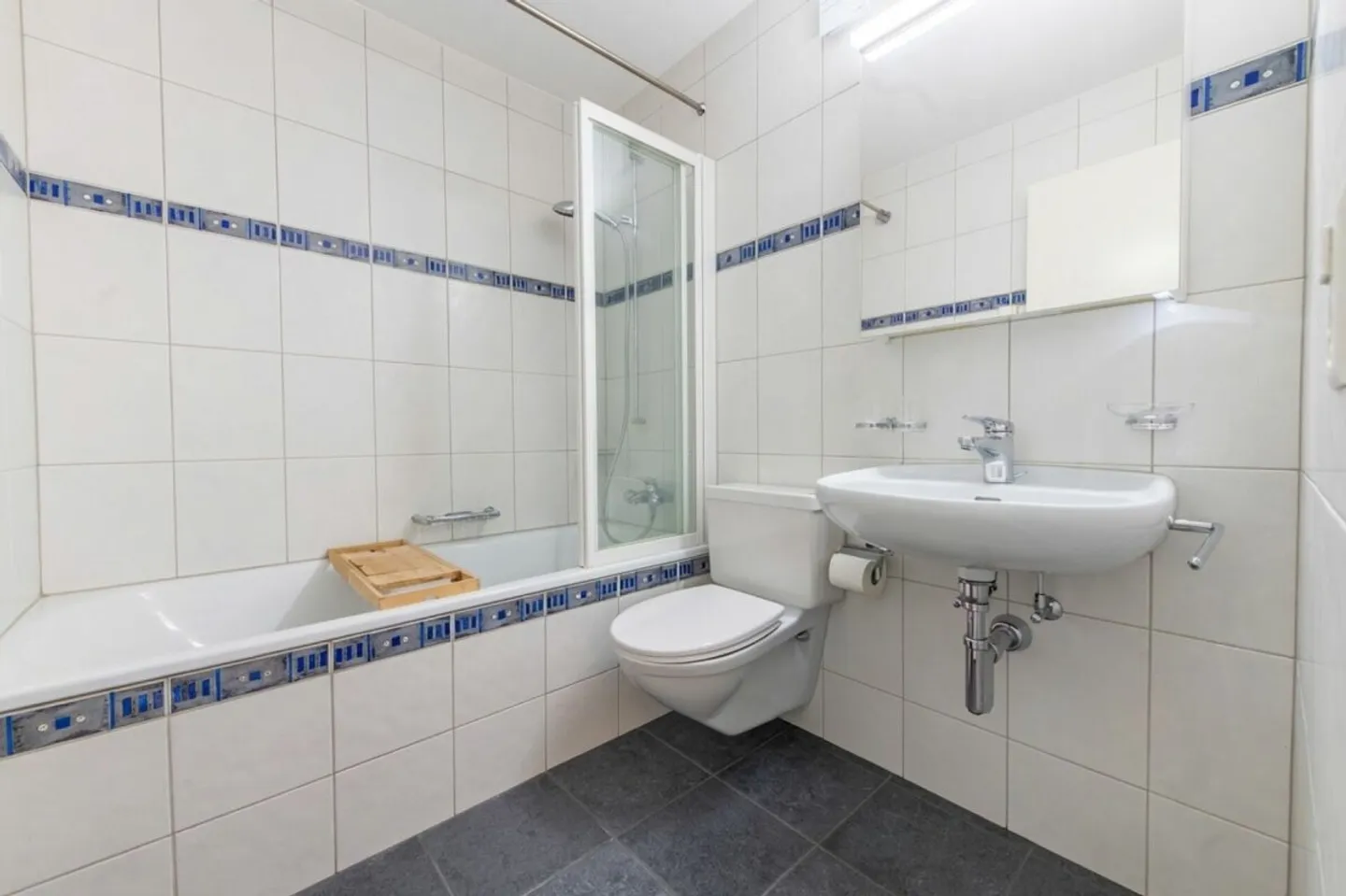 Appartement en rez-de-chaussée lumineux de 5,5 pièces avec beaucoup de confort de vie - Photo 7 sur 13