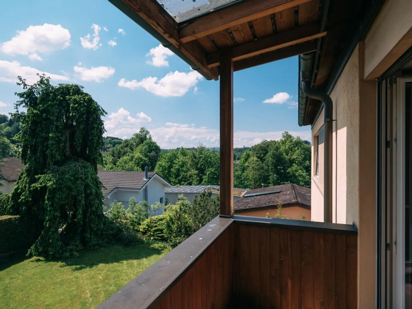 Grande Casa Unifamiliare in una Posizione Tranquilla (Limitata fino al 30.6.2026) - Foto 6 di 9