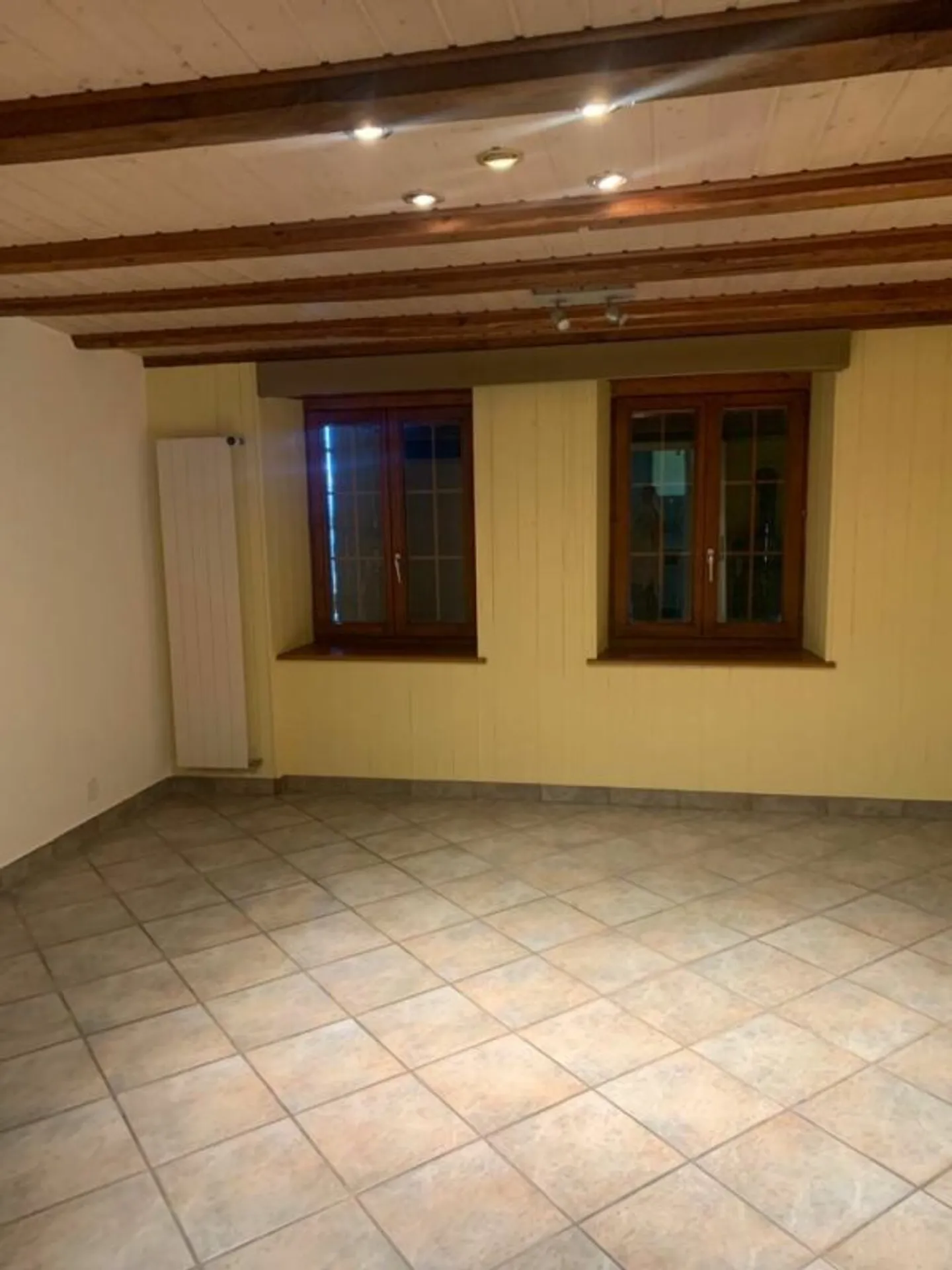 Spacious Apartment with Garden - Photo 7 of 13