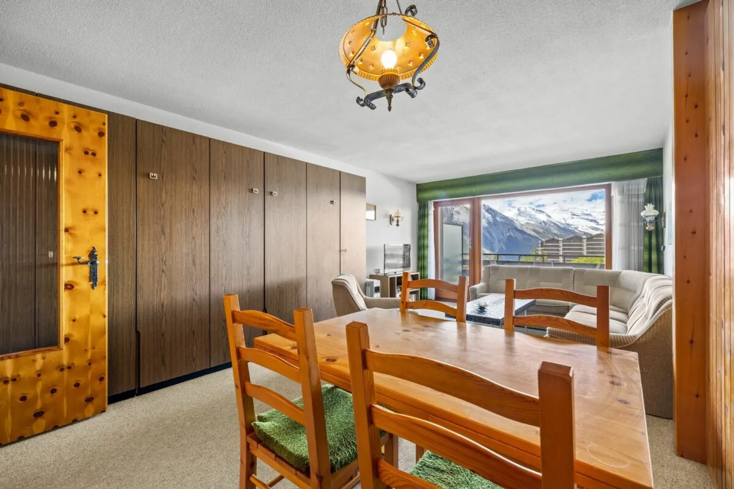 Ski-in/Ski-out Apartment - Photo 7 of 13