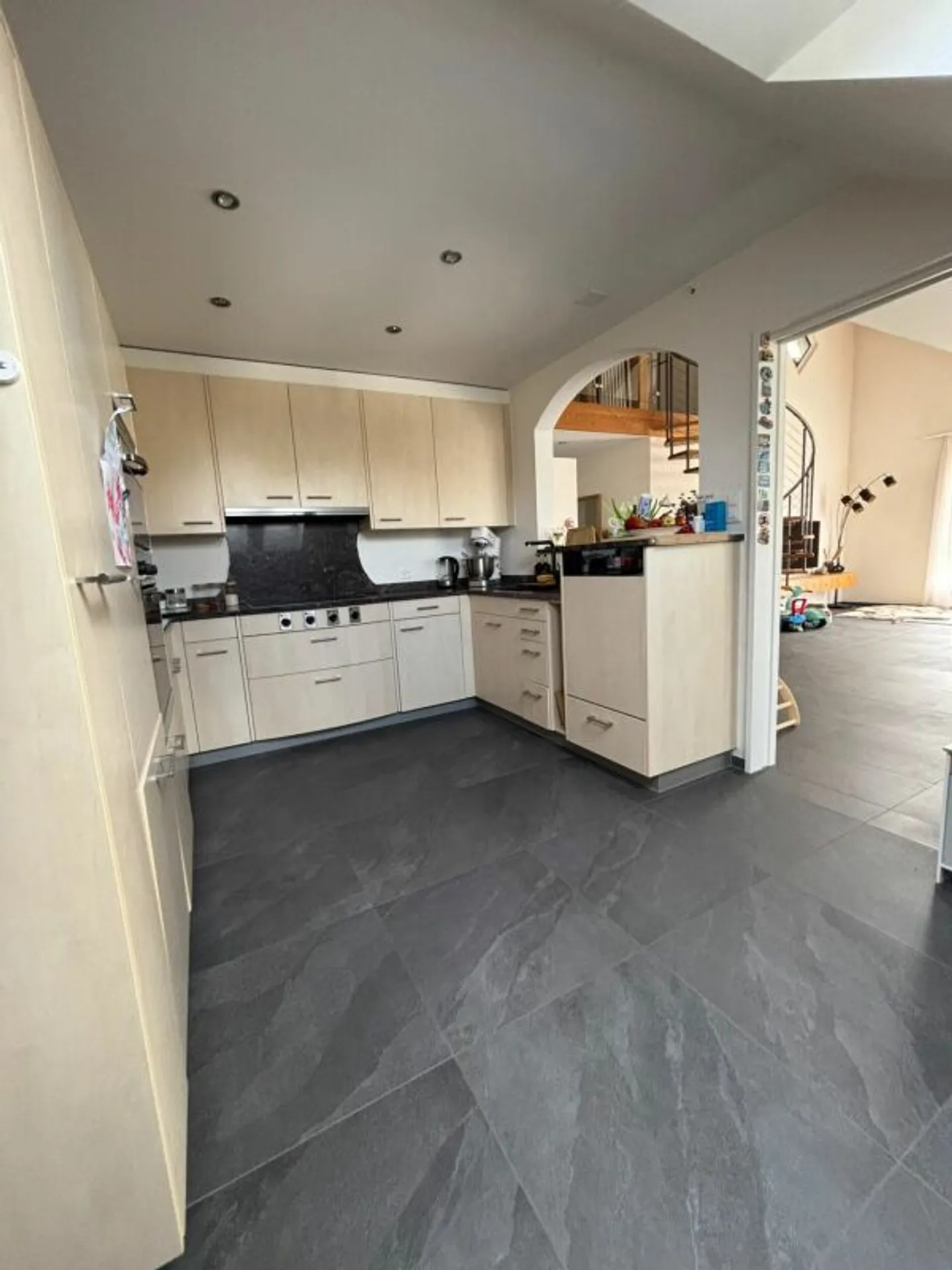 Grosse Maisonettewohnung mit Galerie - Foto 4 von 10