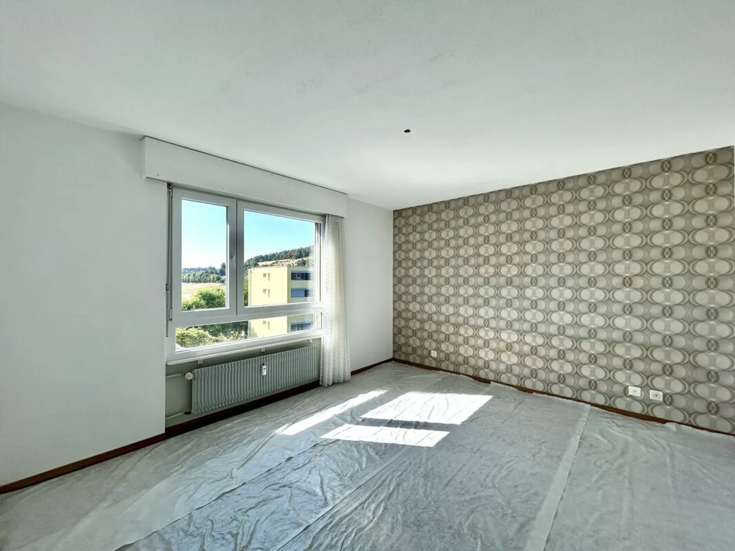 5.5-Room Apartment with Potential for Individual Design in Rüfenacht! - Photo 6 of 11