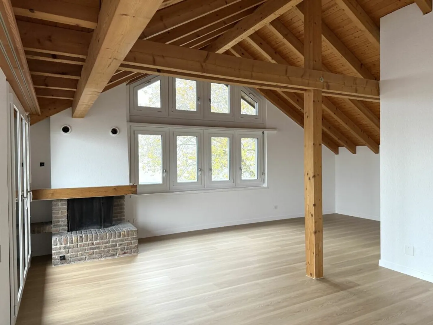 Spacious and bright penthouse apartment with two sunny balconies - First occupancy after loving overall renovation - Photo 1 of 13