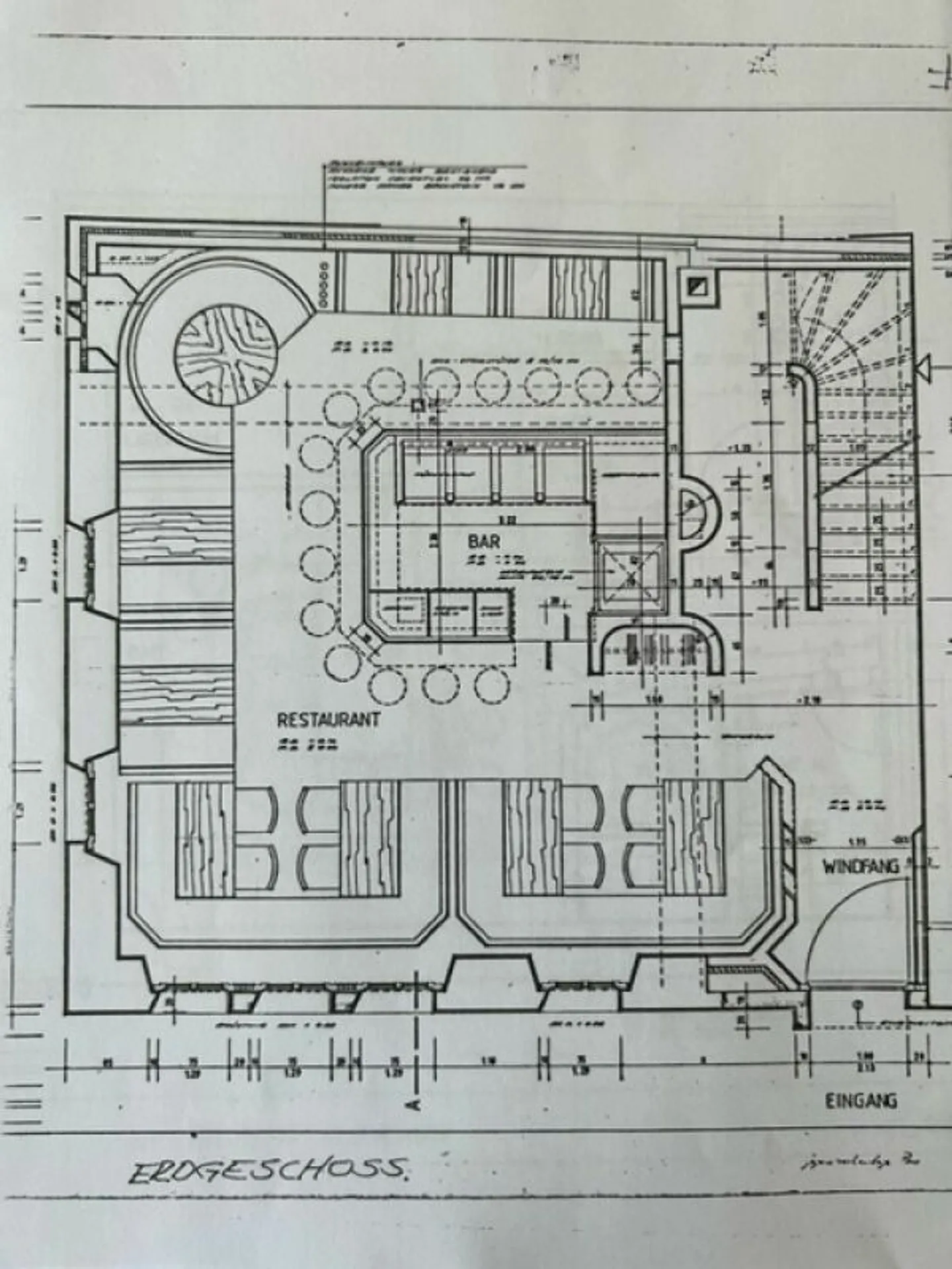 Opportunità unica - Ristorante tradizionale in vendita nel cuore pittoresco di Briga in Vallese - un luogo pieno di fascino, cucina squisita e calda ospitalità attende nuovi proprietari ... - Foto 10 di 13
