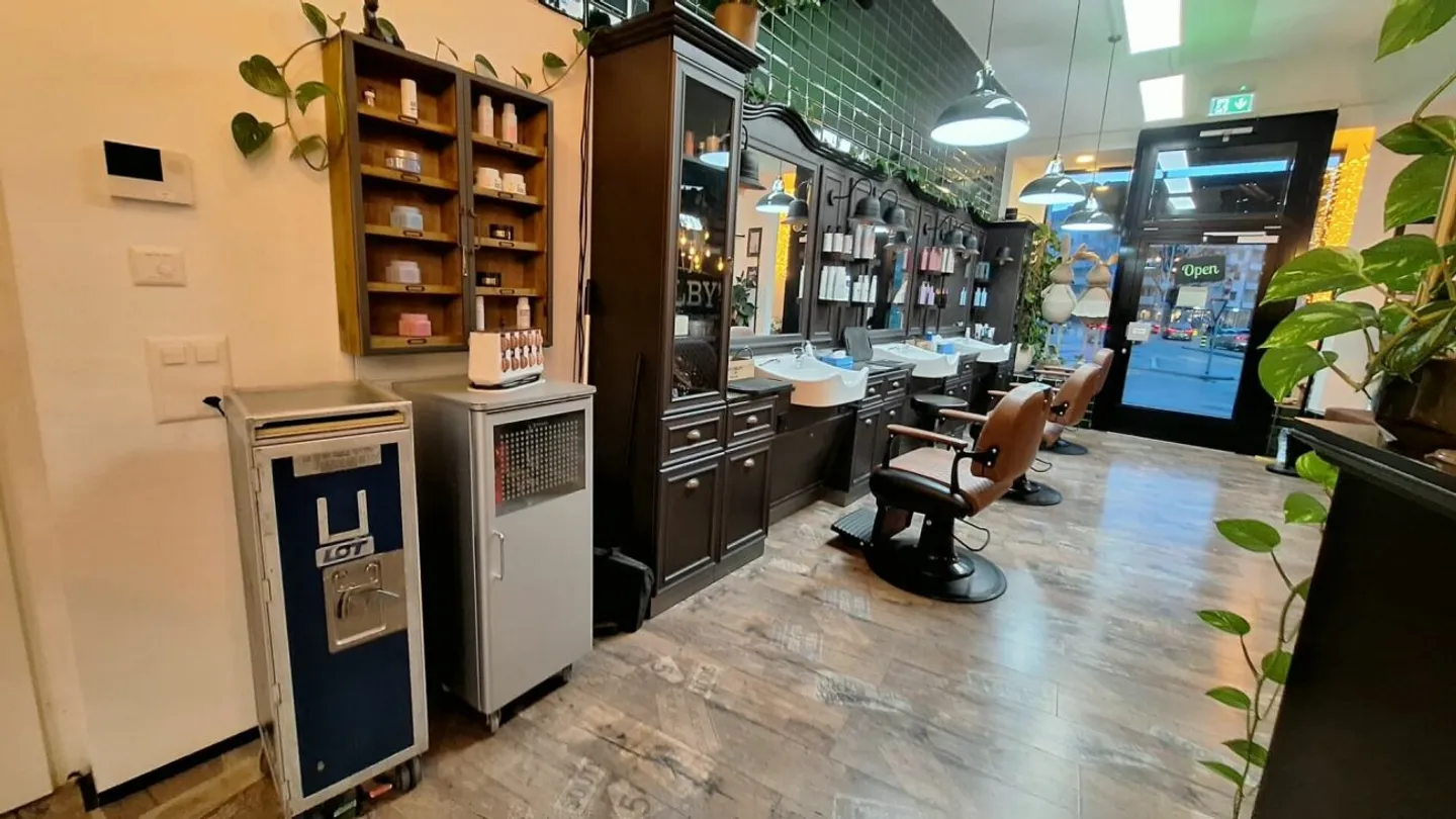 Parrucchiere e Barbershop subito pronti in posizione centrale - Foto 6 di 13