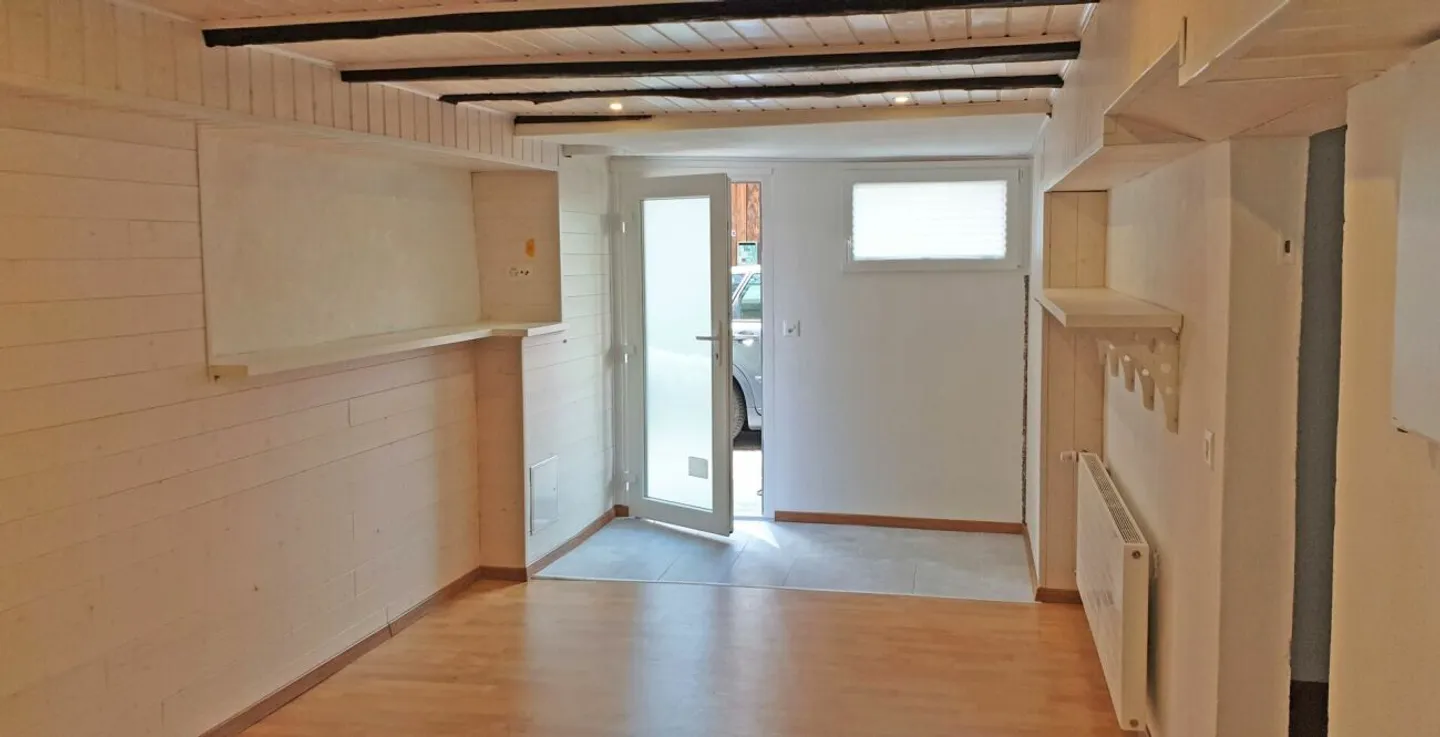 Yield building in the city center - Photo 10 of 13