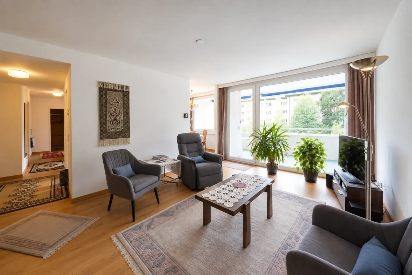 Quiet home with a dream view of the Pilatus - Photo 2 of 11